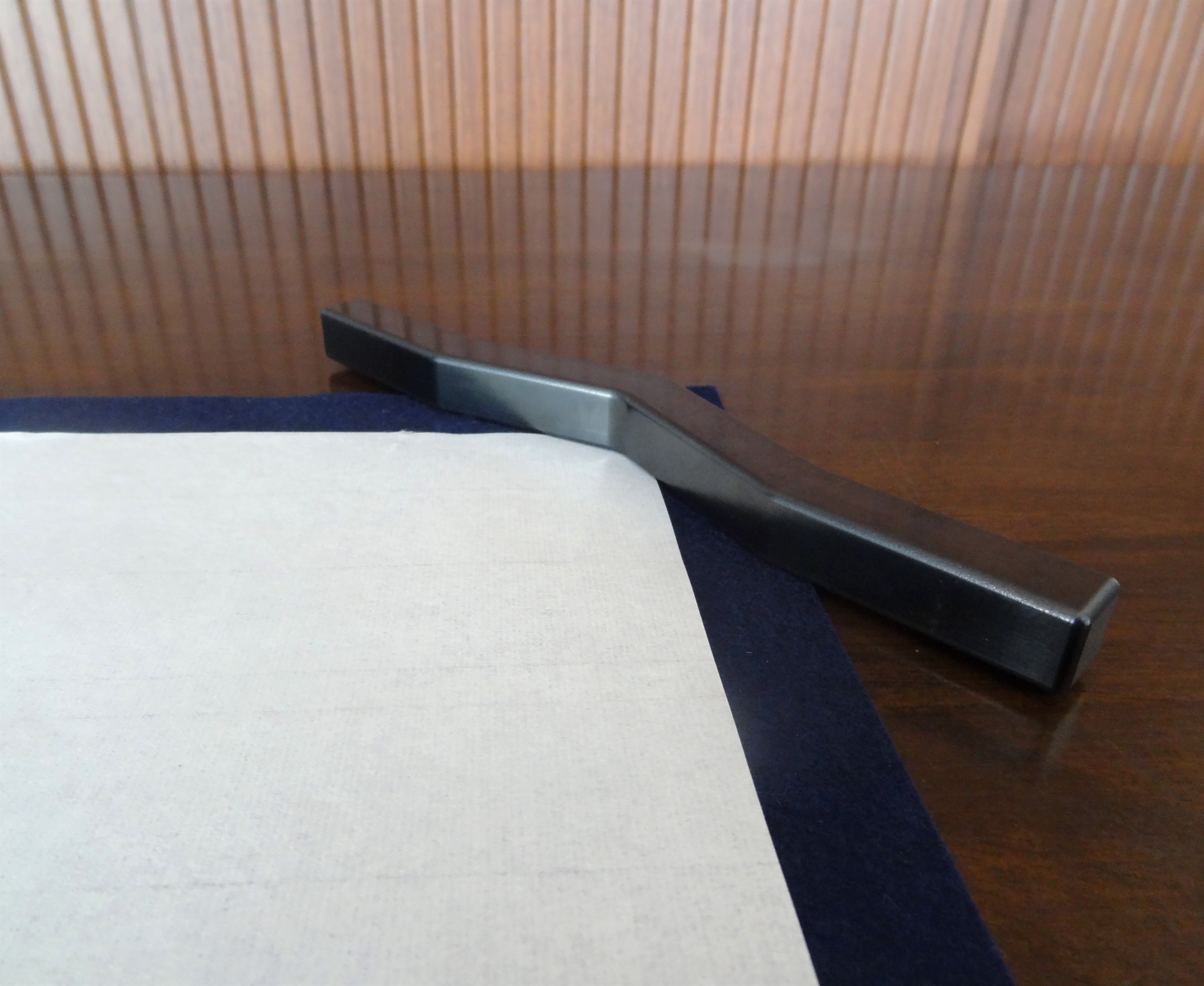 文鎮 書道を極める 今までにない革命的なかたち Kihoの文鎮 革 ｋａｋｕ Iichi ハンドメイド クラフト作品 手仕事品の通販