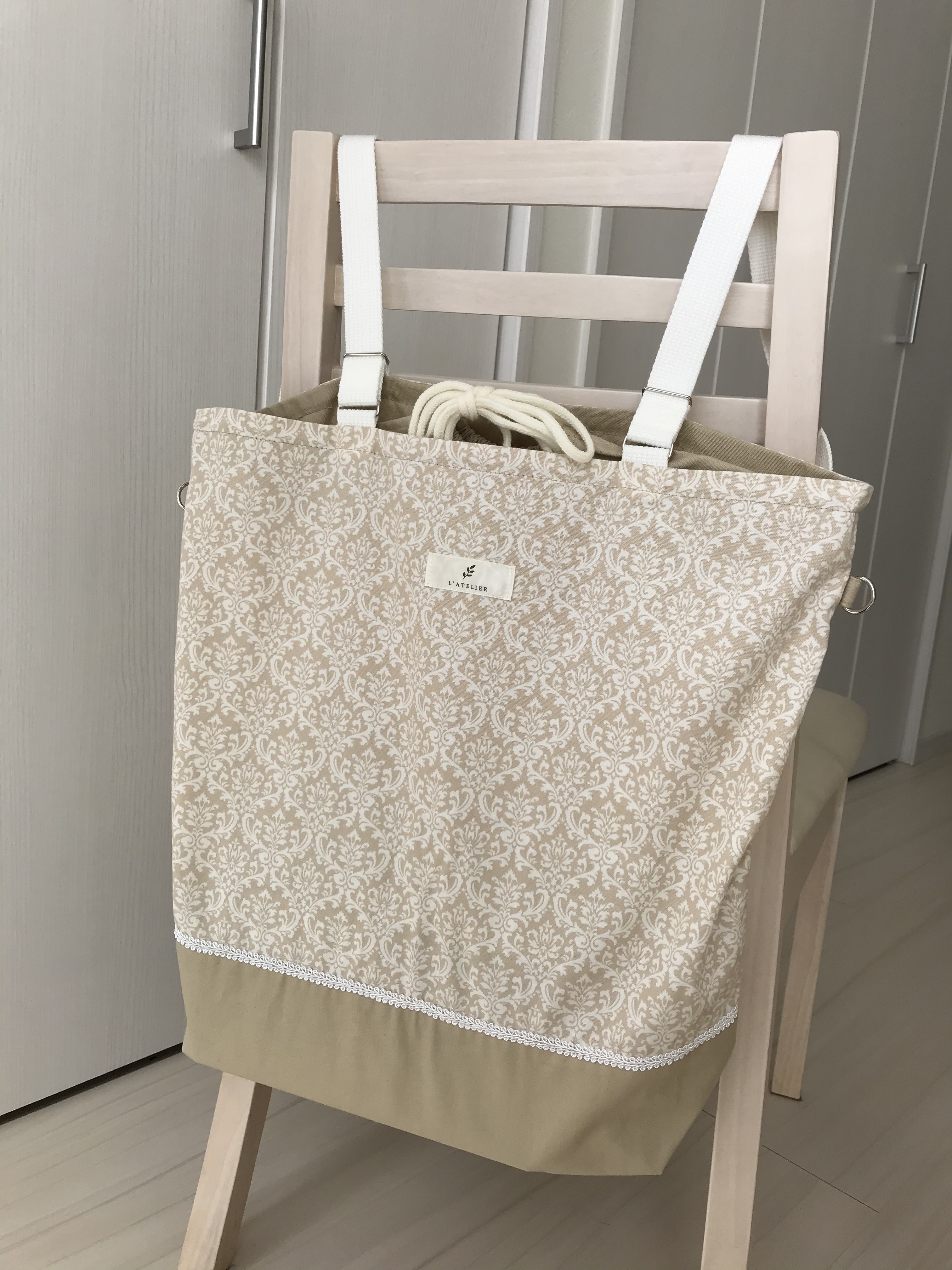 洗える リュックになるエコバッグ ダマスク ベージュ Iichi ハンドメイド クラフト作品 手仕事品の通販