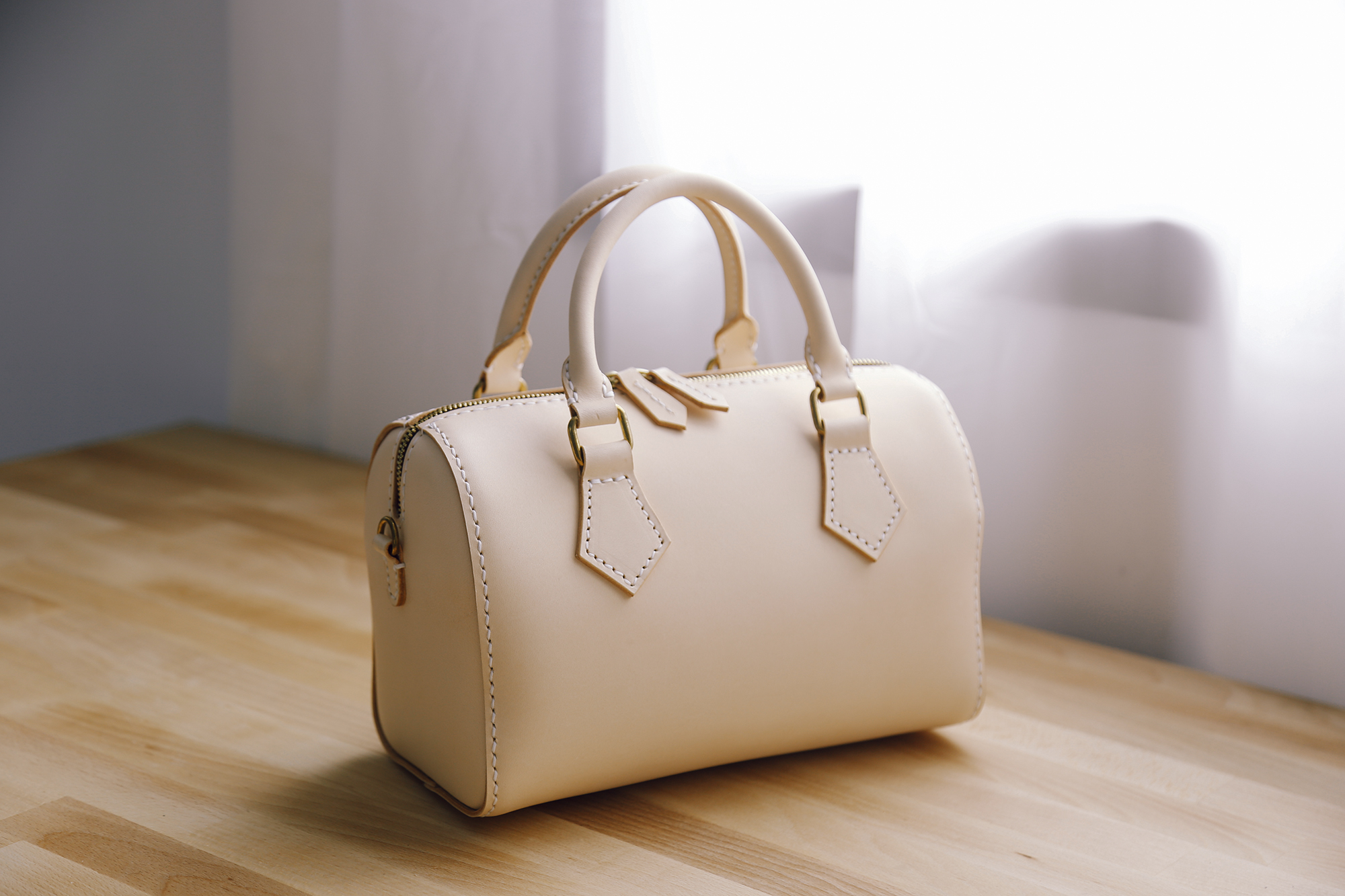 切線派 本革手作りの二本手ファスナーボストンミニバッグバッグ Iichi ハンドメイド クラフト作品 手仕事品の通販