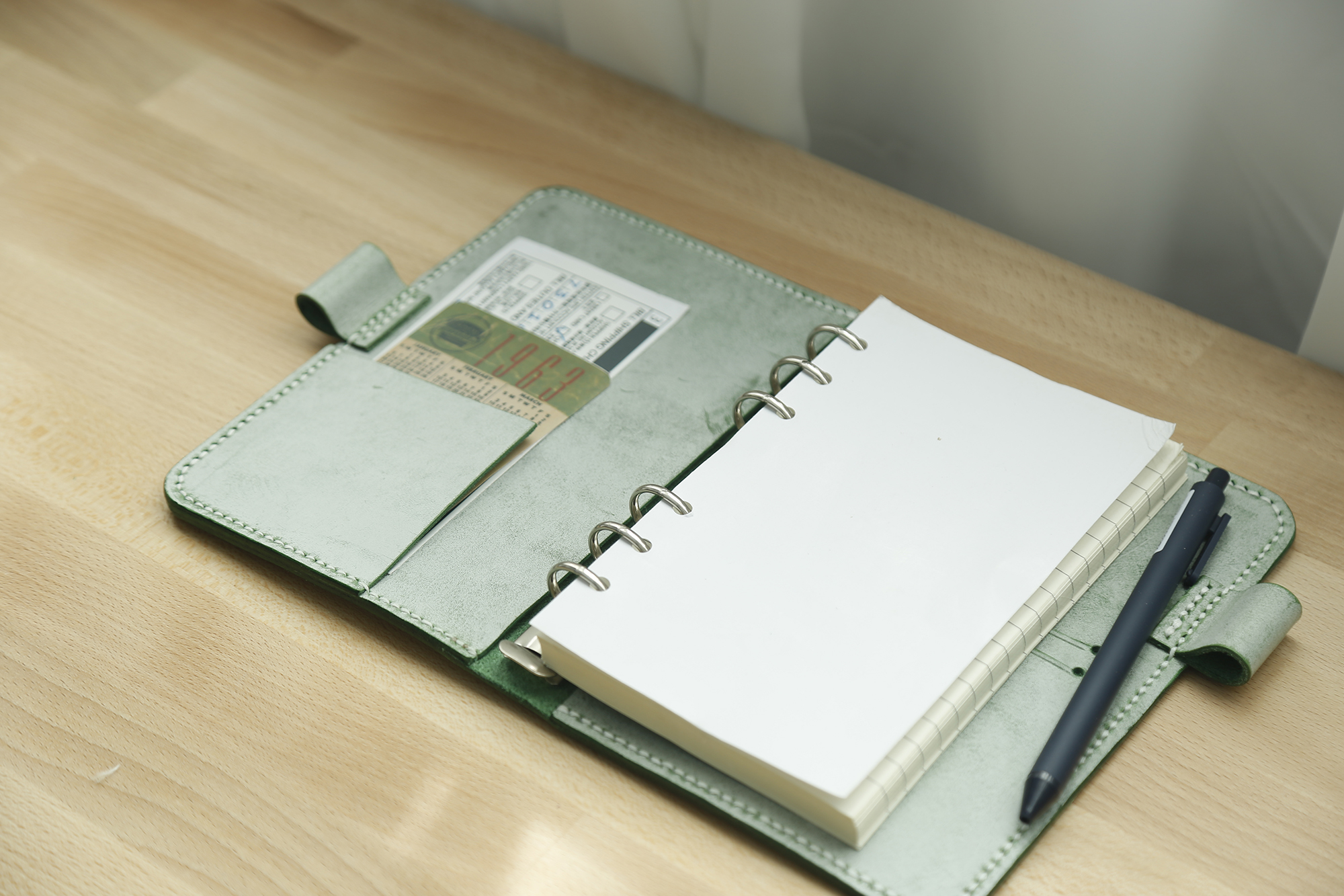 芭蕉 A6サイズ 牛革手作り手縫い手帳 Iichi ハンドメイド クラフト作品 手仕事品の通販