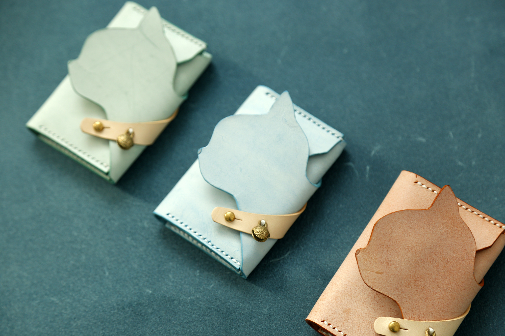 可愛い猫ー手作り天然革小型カードケース Iichi ハンドメイド クラフト作品 手仕事品の通販
