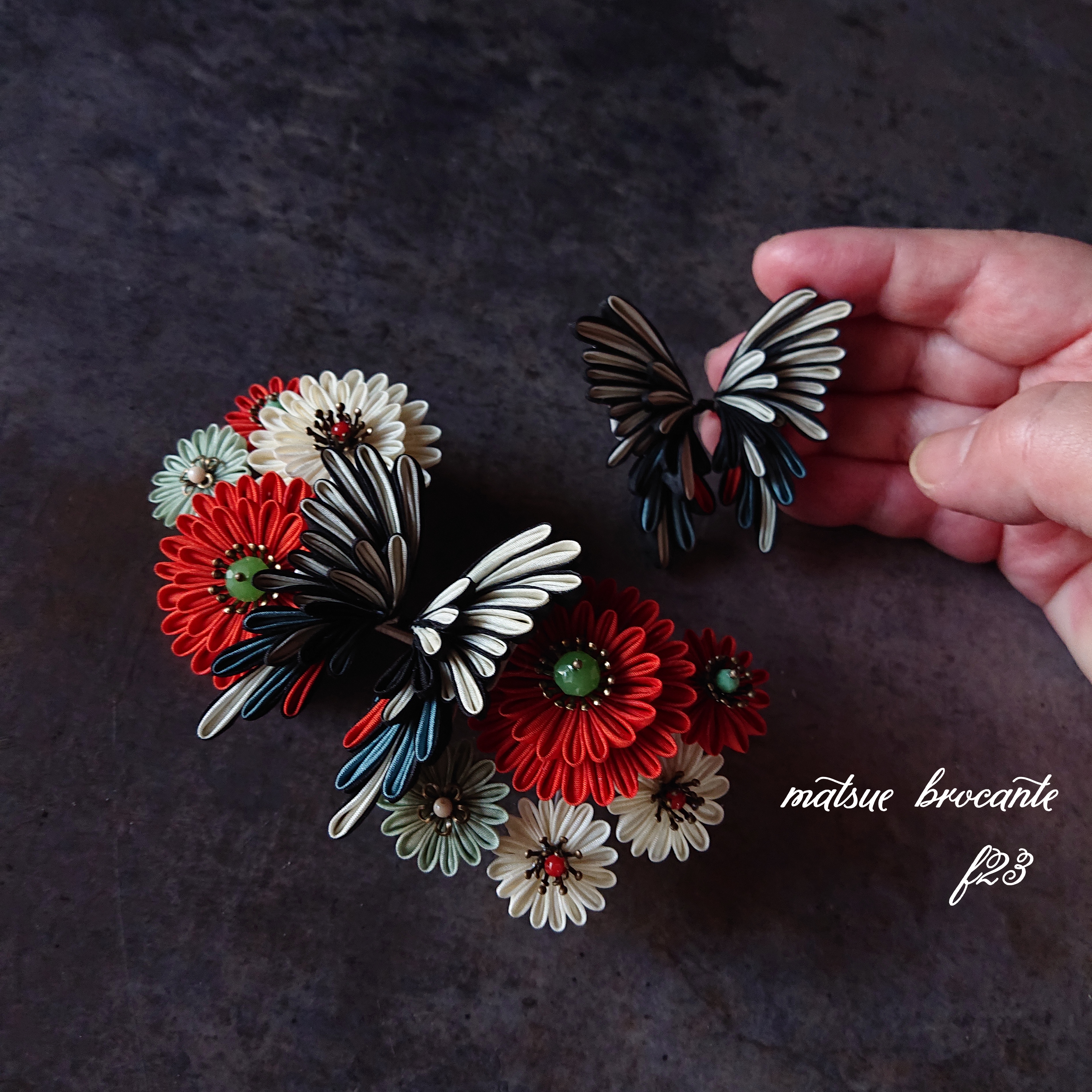 つまみ細工 髪飾り 蝶よ花よ アゲハ蝶 Iichi ハンドメイド クラフト作品 手仕事品の通販