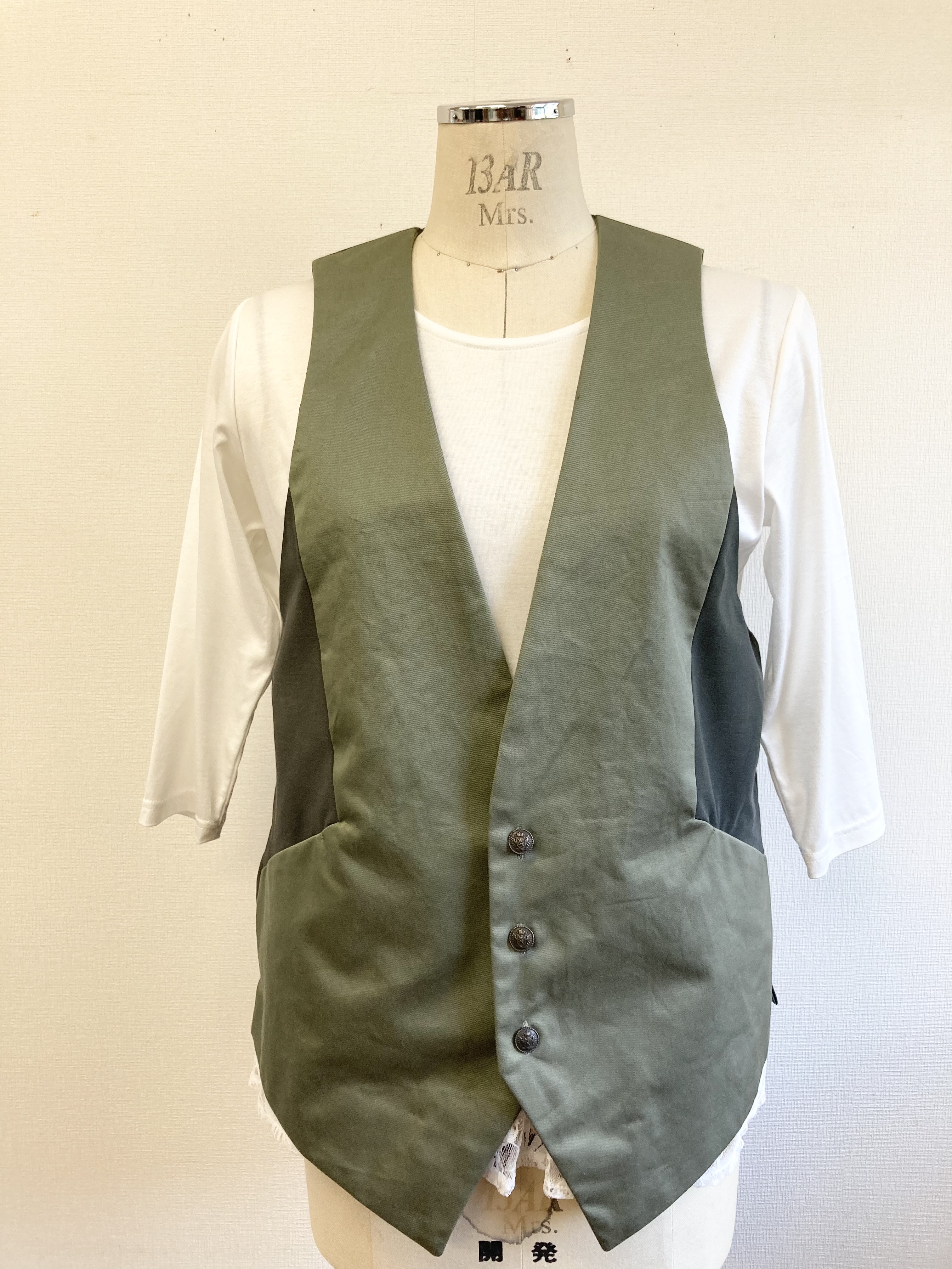 セール価格 男女兼用 バイカラーv首ベスト カーキ 裏地付き サイズフリー メンズ M レディースl Iichi ハンドメイド クラフト作品 手仕事品の通販