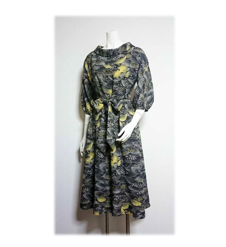 187 小紋柄着物リメイクレトロａラインワンピース 黒 小花柄 Iichi ハンドメイド クラフト作品 手仕事品の通販