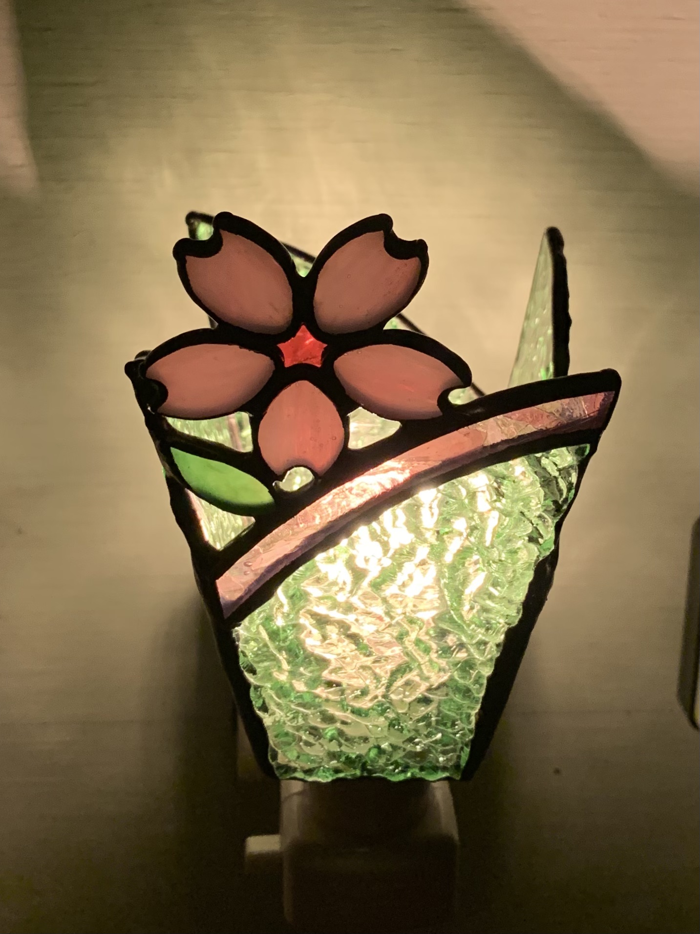 おやすみランプ 桜の花 ステンドグラスランプ フットランプ Iichi ハンドメイド クラフト作品 手仕事品の通販