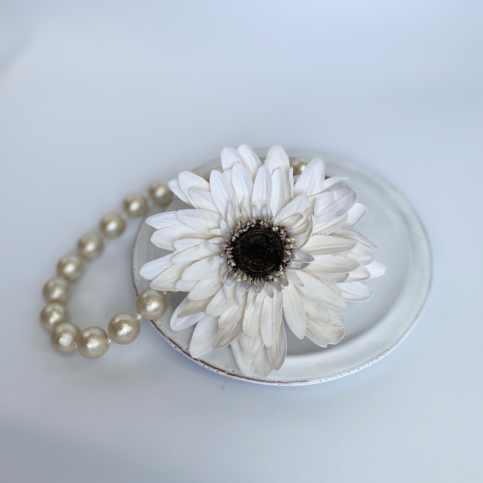 ガーベラの布花コサージュ Iichi ハンドメイド クラフト作品 手仕事品の通販