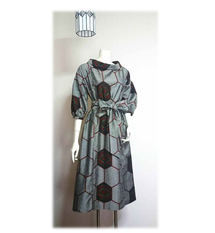 1 紬リメイクレトロａラインワンピース シルバーグレー 亀甲 Iichi ハンドメイド クラフト作品 手仕事品の通販