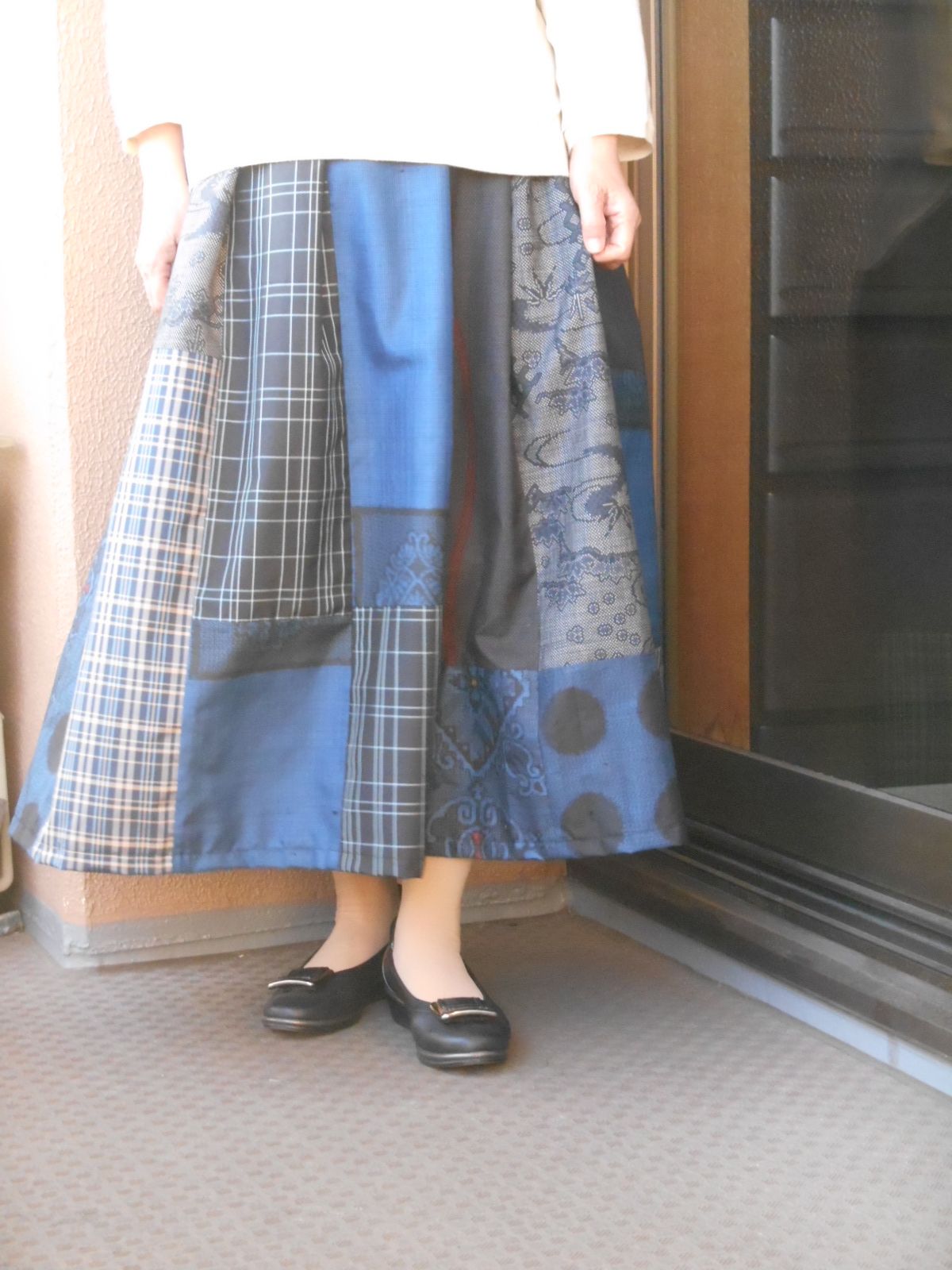 新品 】 着物リメイク 総柄 藍色系 大島のパッチワークAラインスカート 