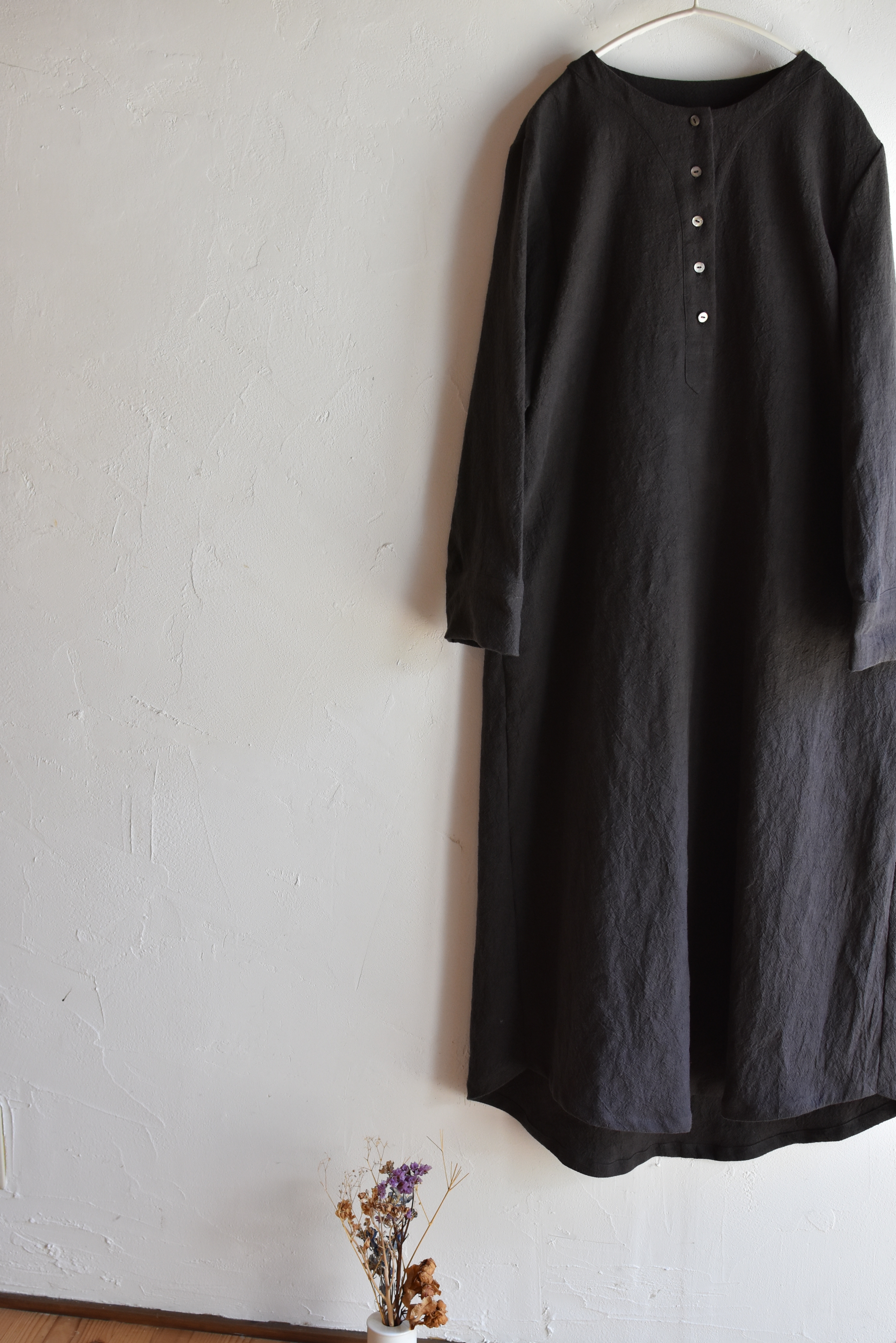 リネン ロングワンピース ダークグレー Iichi ハンドメイド クラフト作品 手仕事品の通販
