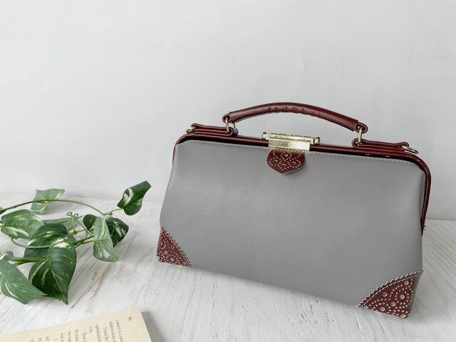 新作 本革ショルダーバッグ ドクターバッグ マットグレー ボルドー Corto コルト Iichi ハンドメイド クラフト作品 手仕事品の通販