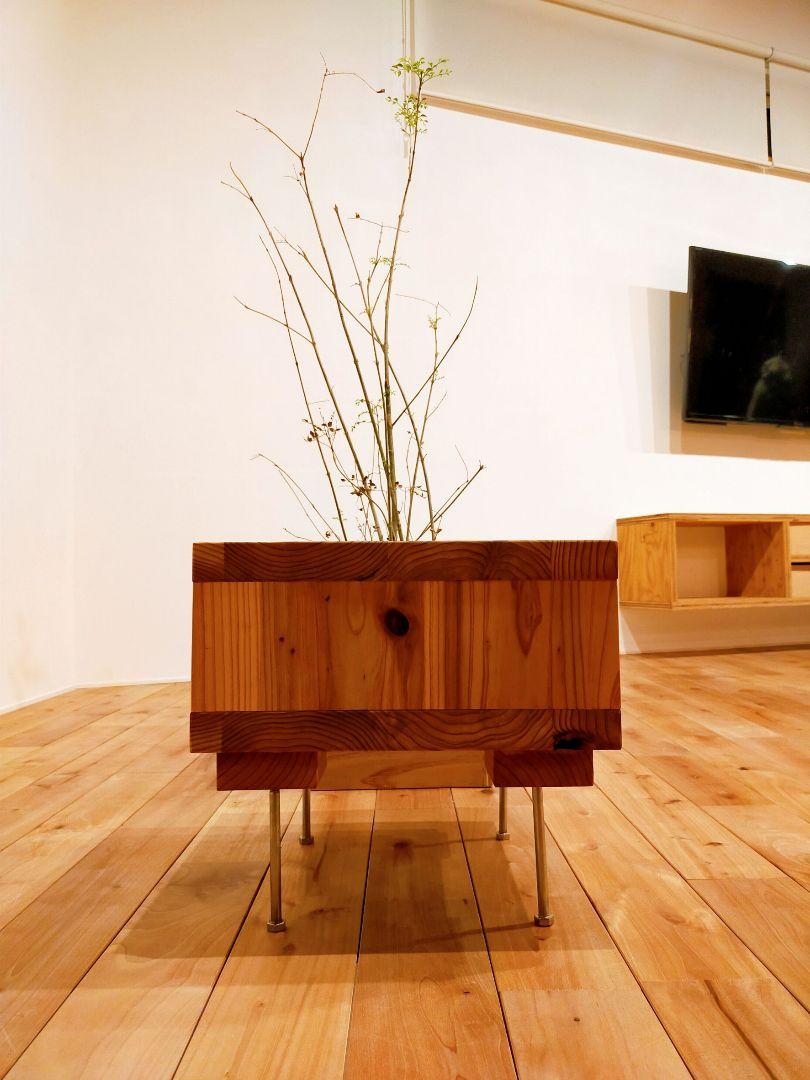 □使い込むほどに美しい杉のサイドテーブル／サイドテーブル／机 