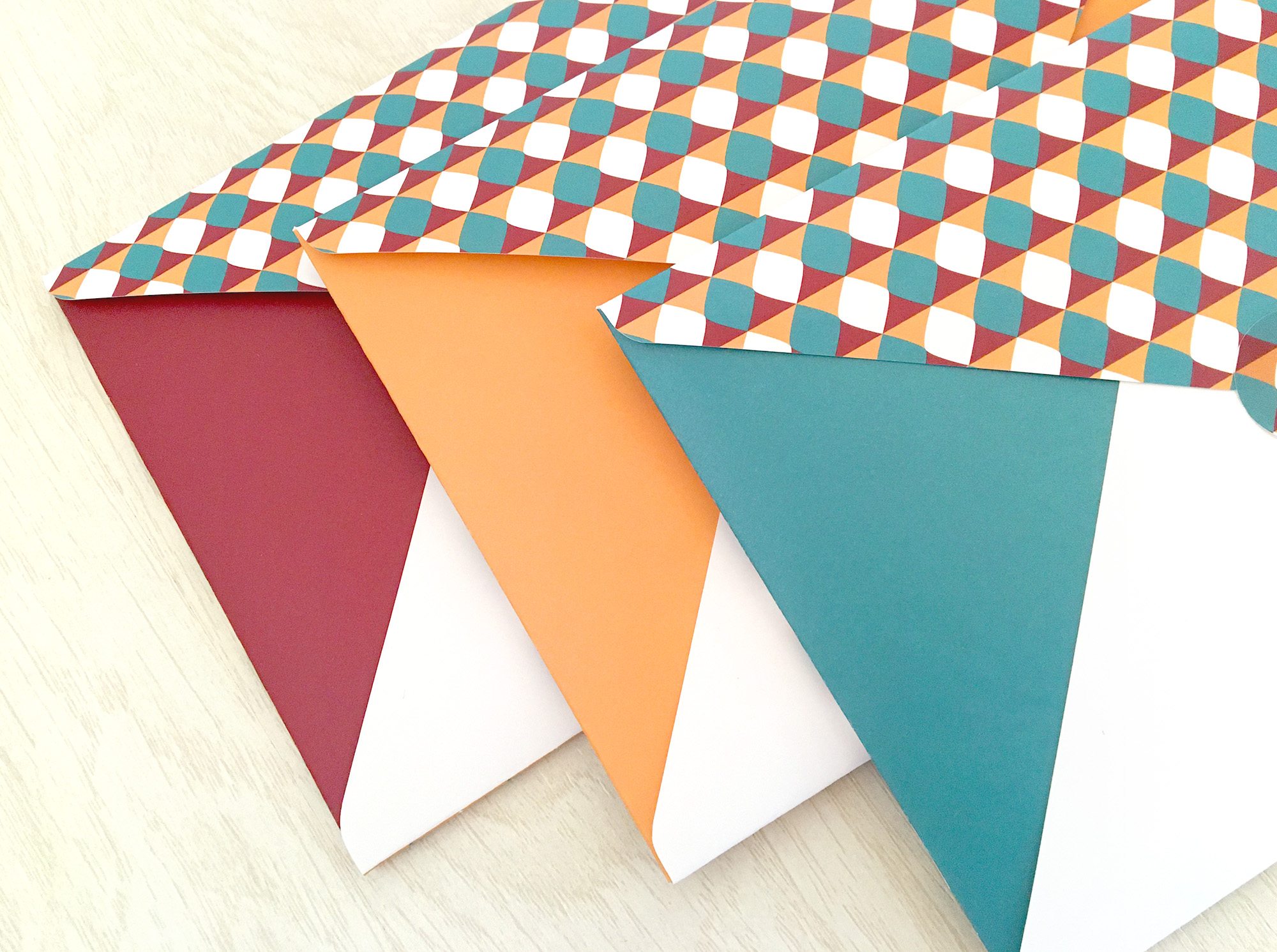 幾何学模様のレターセット シール付き 3色の封筒を楽しめる おしゃれな大人のお手紙 北欧 レトロ Iichi ハンドメイド クラフト作品 手仕事品の通販