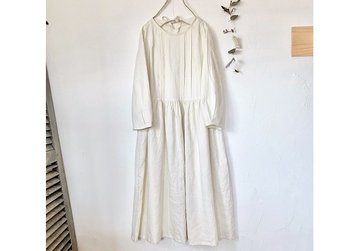 アンティーク風タックヨークワンピース クリームホワイト リネン100 Iichi ハンドメイド クラフト作品 手仕事品の通販