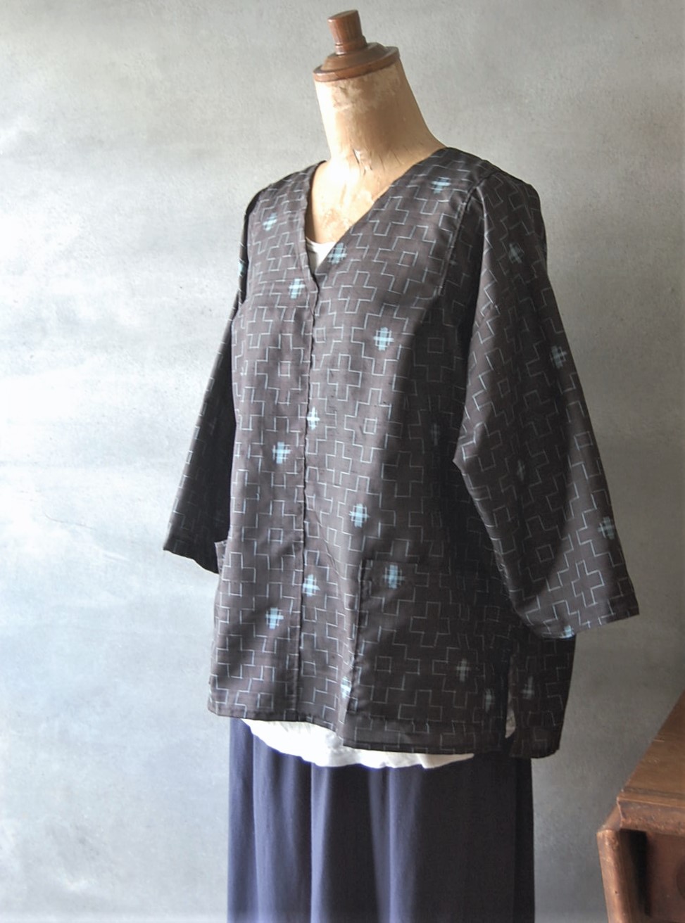 大島紬 十字柄のチュニック 着物リメイク Iichi ハンドメイド クラフト作品 手仕事品の通販