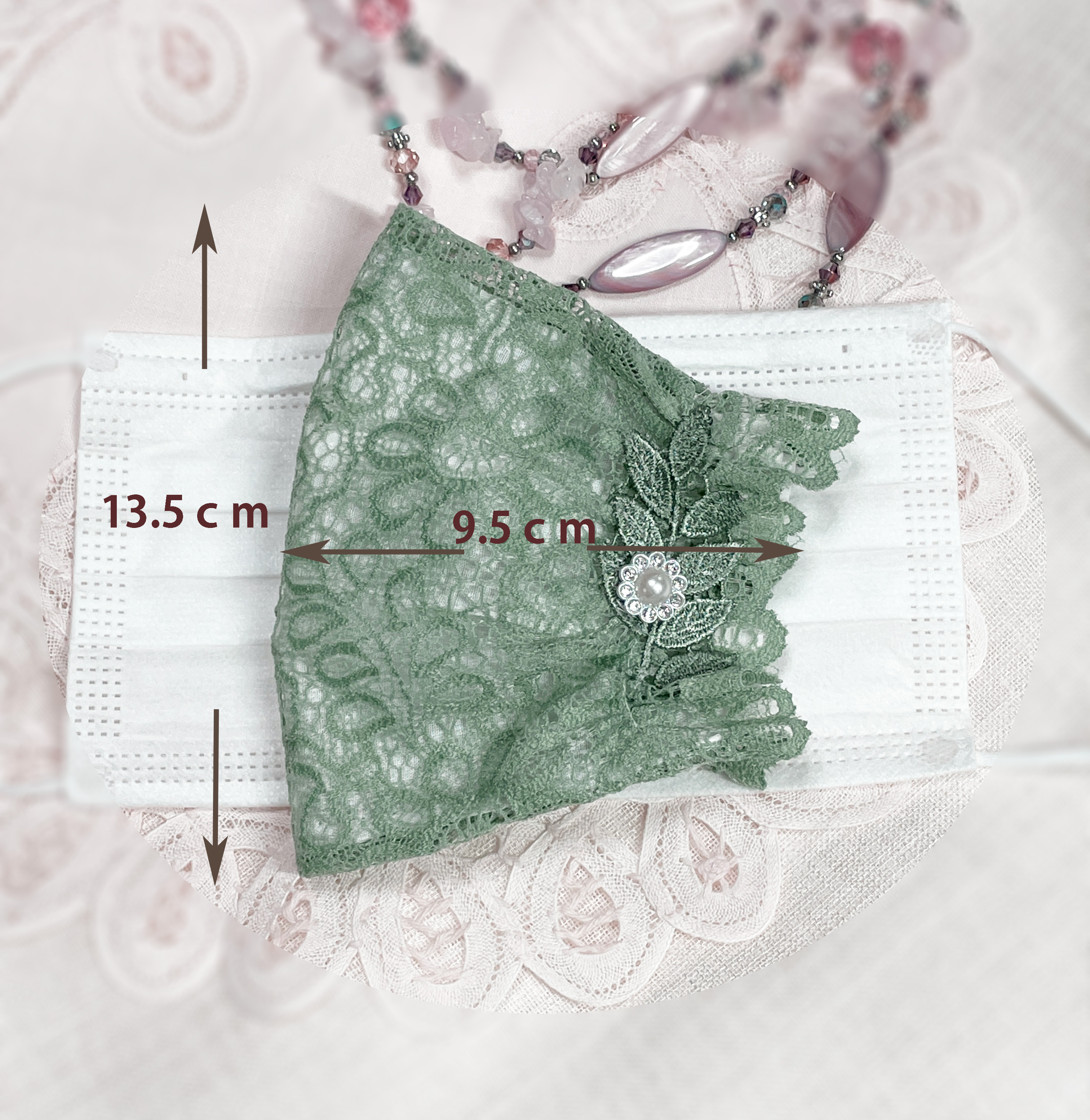 不織布マスクだって オシャレにしてね スモーグリーンレースの不織布マスクカバーです Iichi ハンドメイド クラフト作品 手仕事品の通販