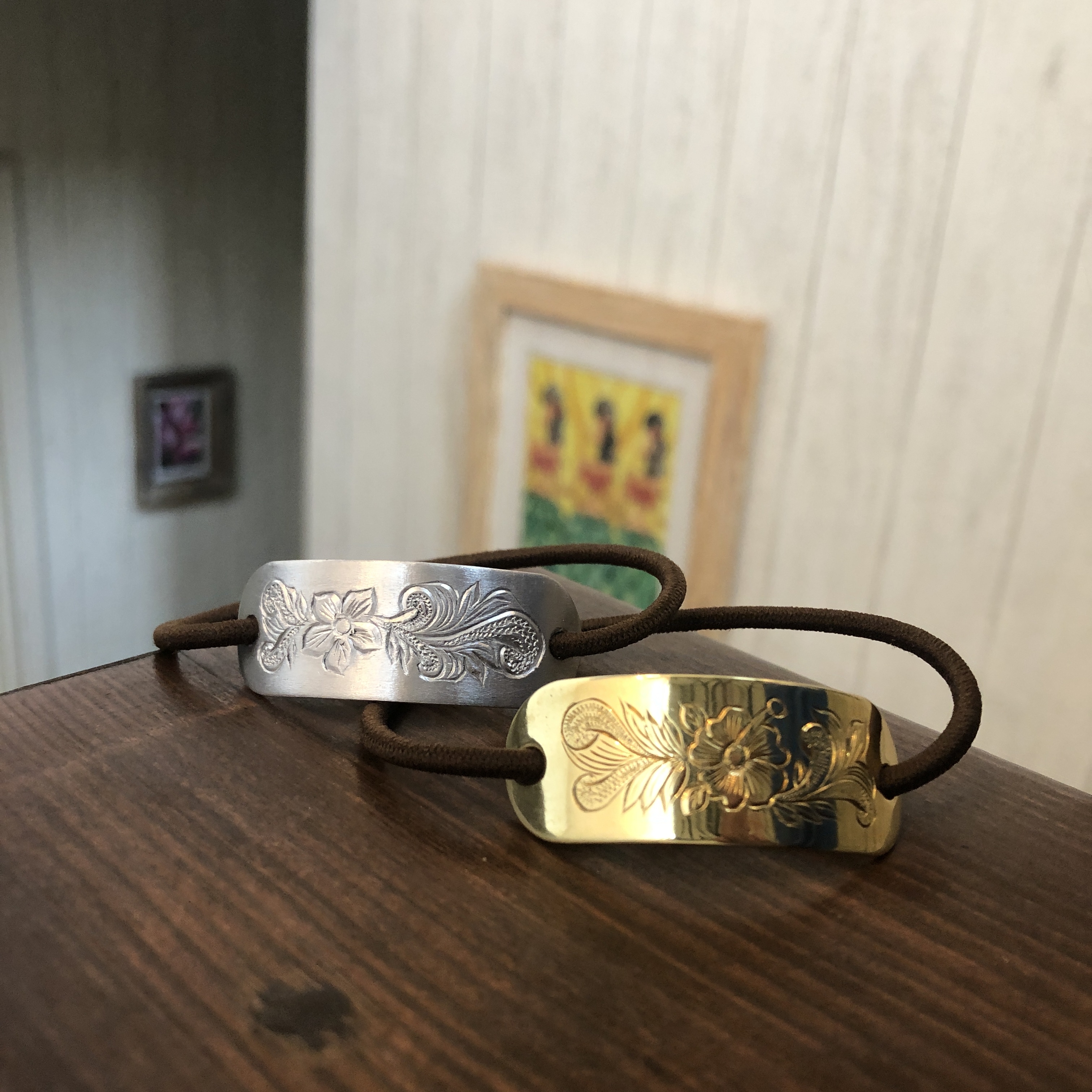 Hawaiian Hair Tie Gold 髪を結んでアロハな気分になる金色のヘアゴム Iichi ハンドメイド クラフト作品 手仕事品の通販