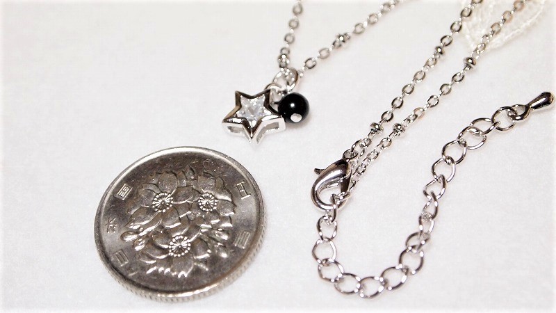 不幸を寄せ付けない☆強力な邪気払い・魔除けのお守り☆モリオン(黒 ...