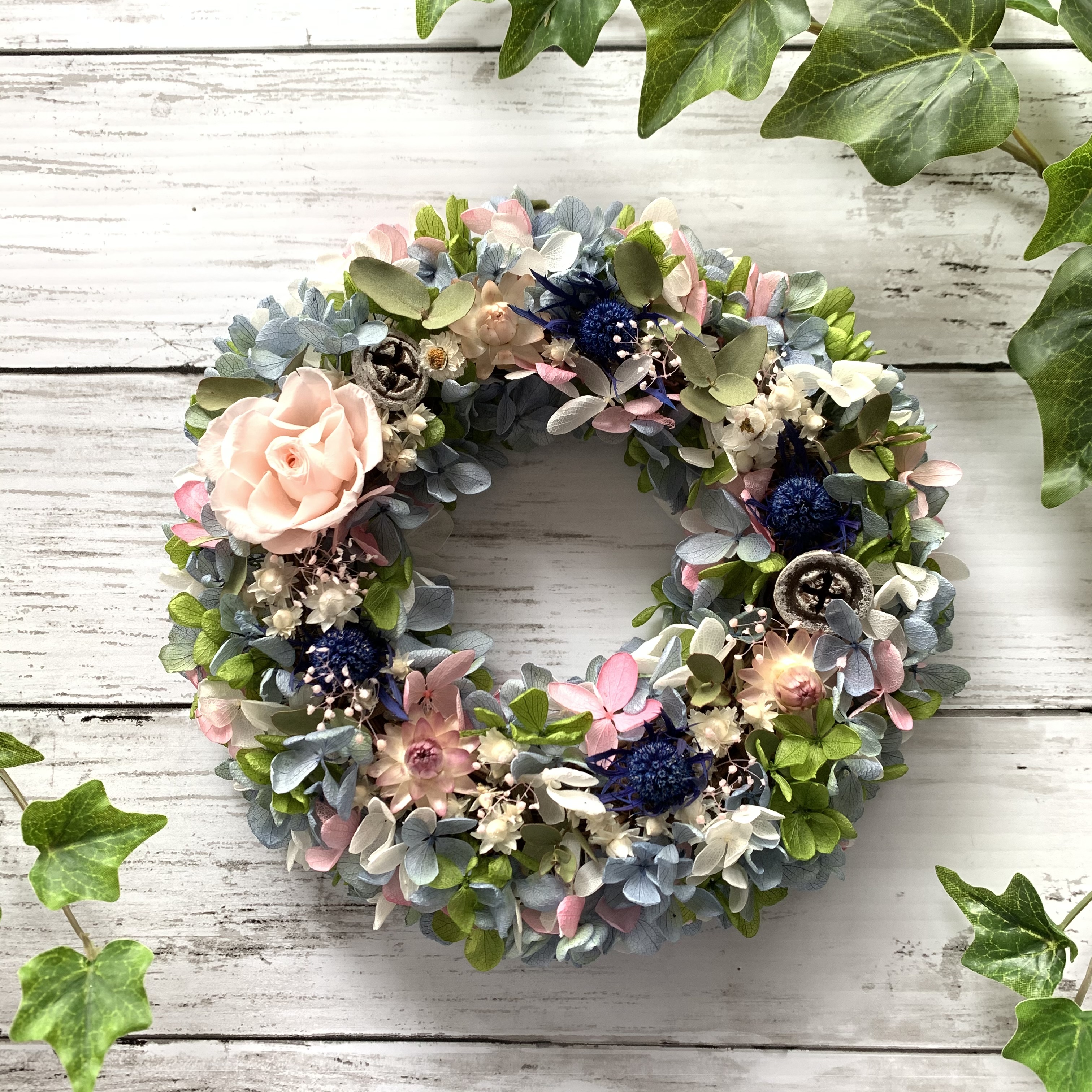 母の日ギフト バラとエリンジュームのリース 母の日 新築 引っ越し祝い フラワーギフト Iichi ハンドメイド クラフト作品 手仕事品の 通販