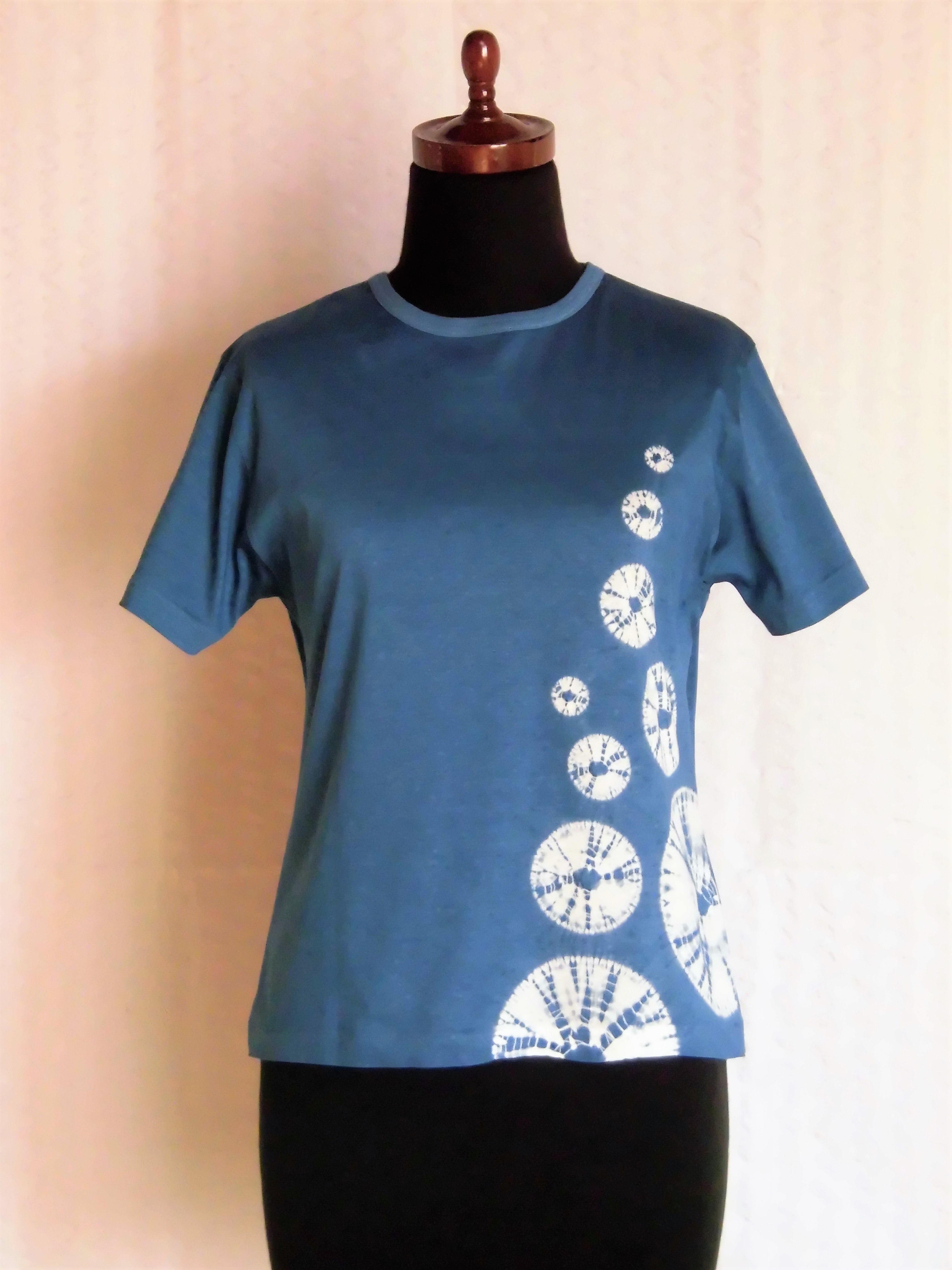 Sale 絞り染 あぶく模様のtシャツ ブルー Iichi ハンドメイド クラフト作品 手仕事品の通販
