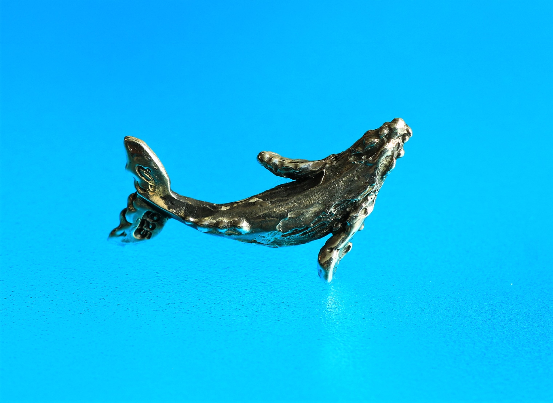 波を打つ ザトウクジラのタイピン Iichi ハンドメイド クラフト作品 手仕事品の通販