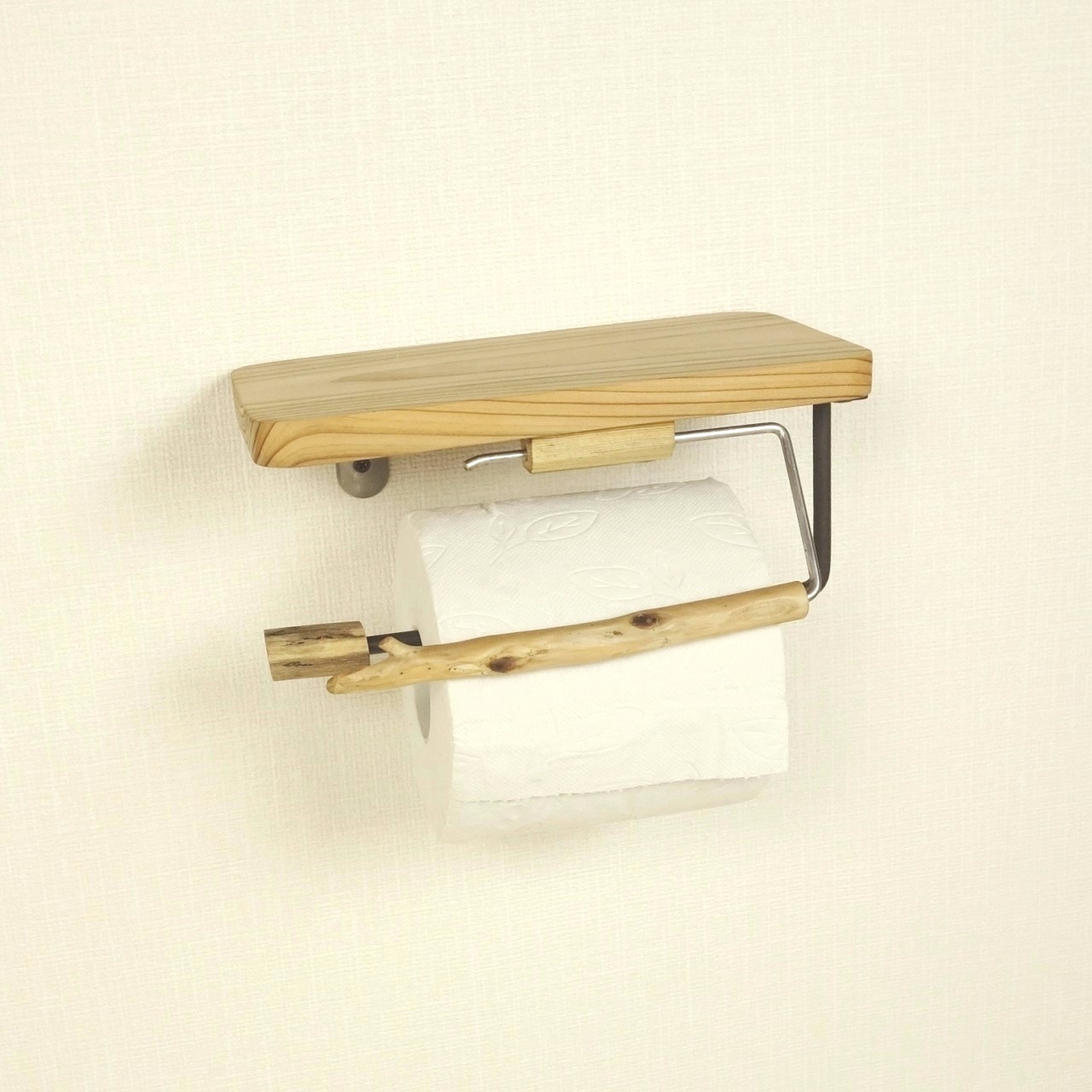 温泉流木 木製棚と流木のナチュラルトイレットペーパーホルダー001太巻にも対応 Iichi ハンドメイド クラフト作品 手仕事品の通販