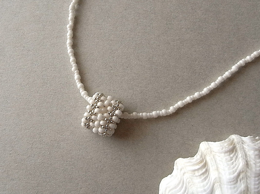 2wayネックレス 白 ビーズの手仕事 Iichi ハンドメイド クラフト作品 手仕事品の通販