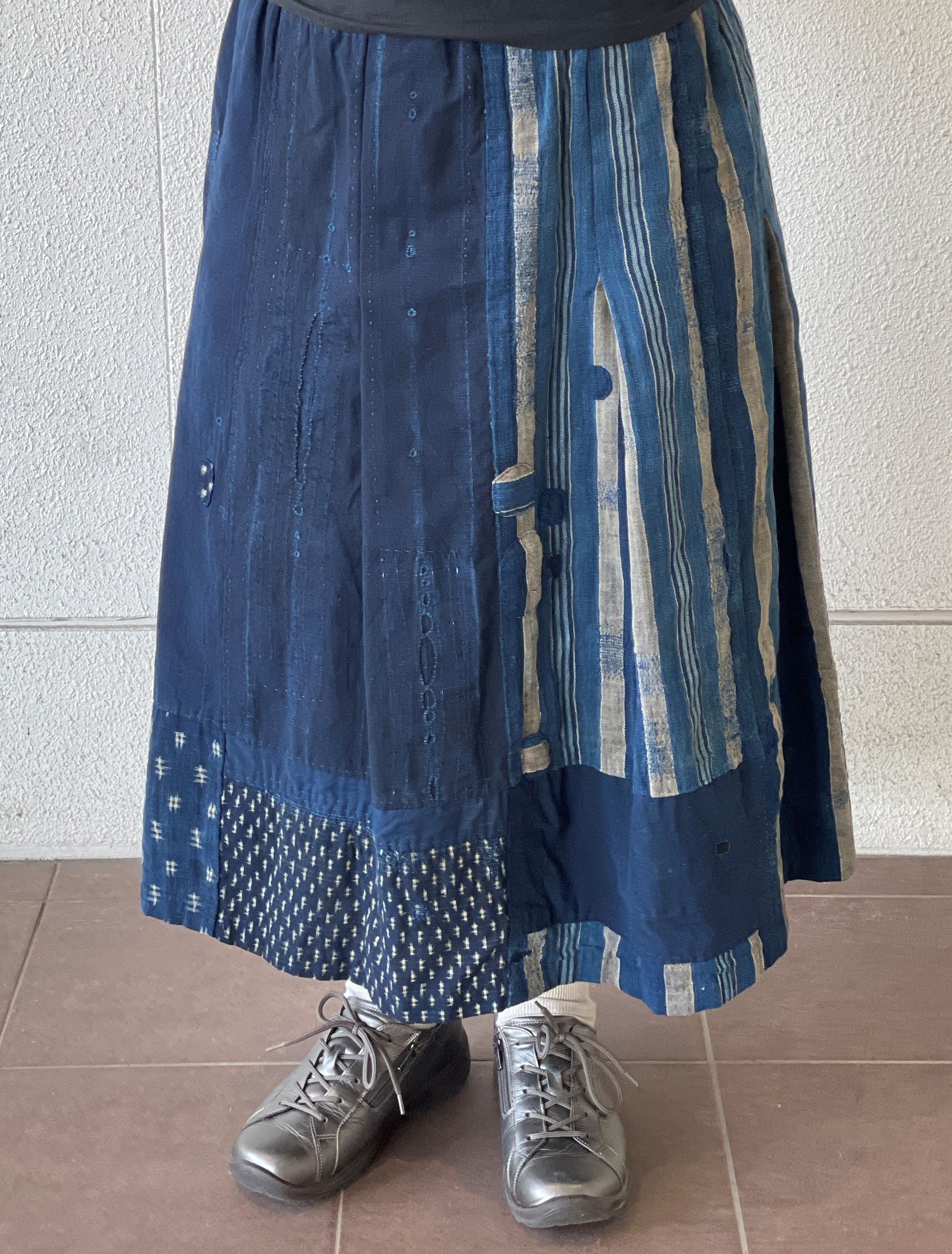 古布リメイク ぜんぶ手縫いのスカート 大人女子に シックでカワイク 1281 Iichi ハンドメイド クラフト作品 手仕事品の通販