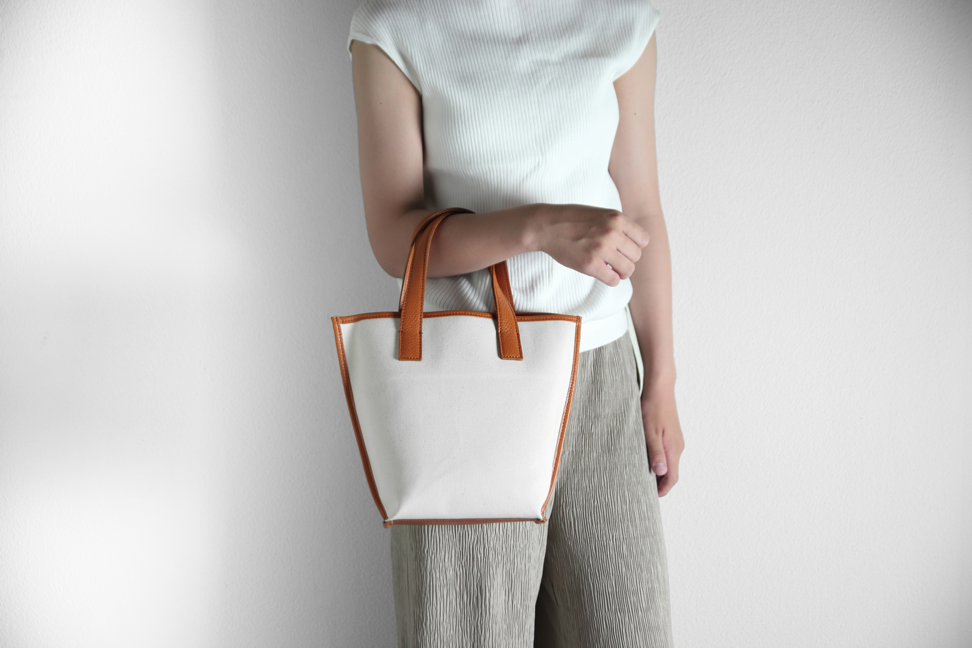 上質 帆布 レザー トートバッグ ミニバッグ レディース 小さめ キャメル Ak 54hp Iichi ハンドメイド クラフト作品 手仕事品の通販