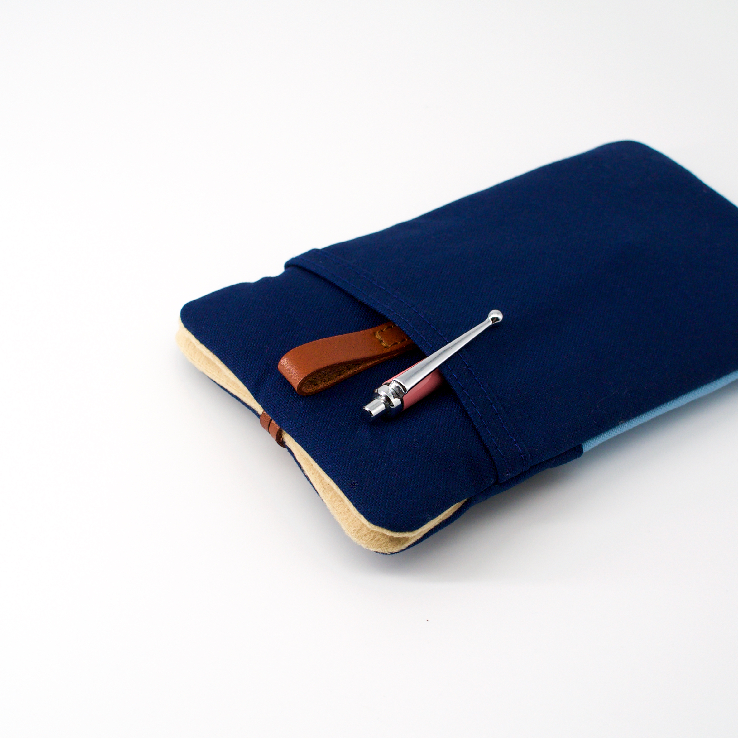 クッションスマホポーチ ネイビー スカイブルー 帆布 本革 Iichi ハンドメイド クラフト作品 手仕事品の通販