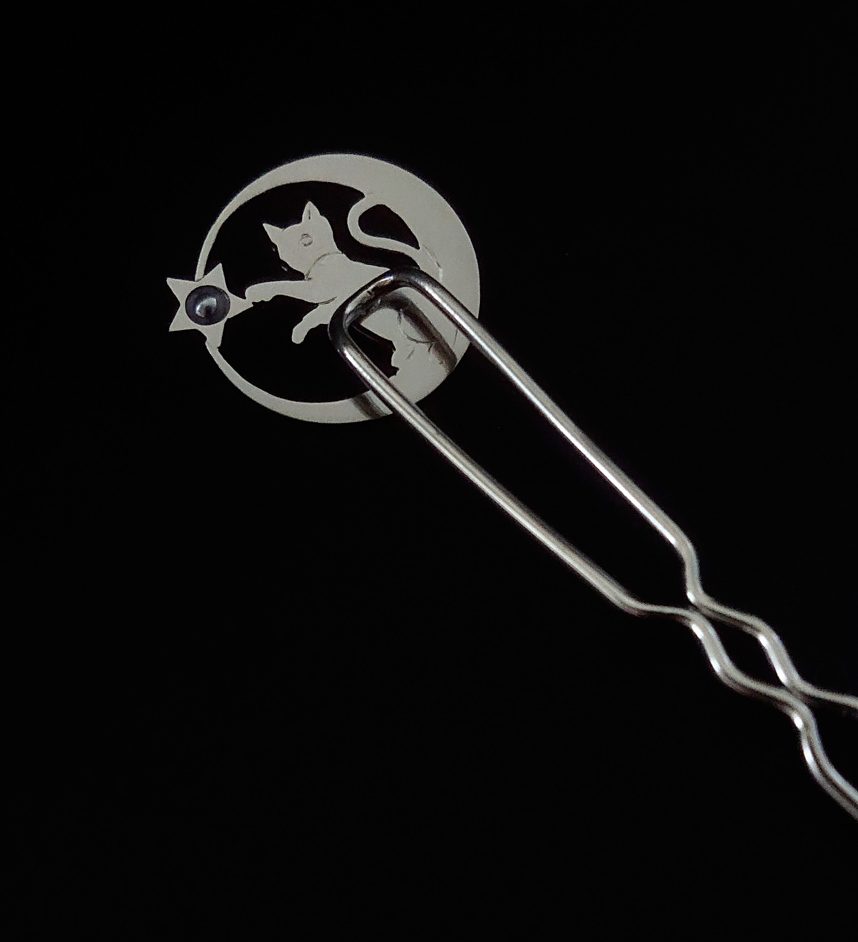 星に手を伸ばす猫かんざし 紫 Iichi ハンドメイド クラフト作品 手仕事品の通販