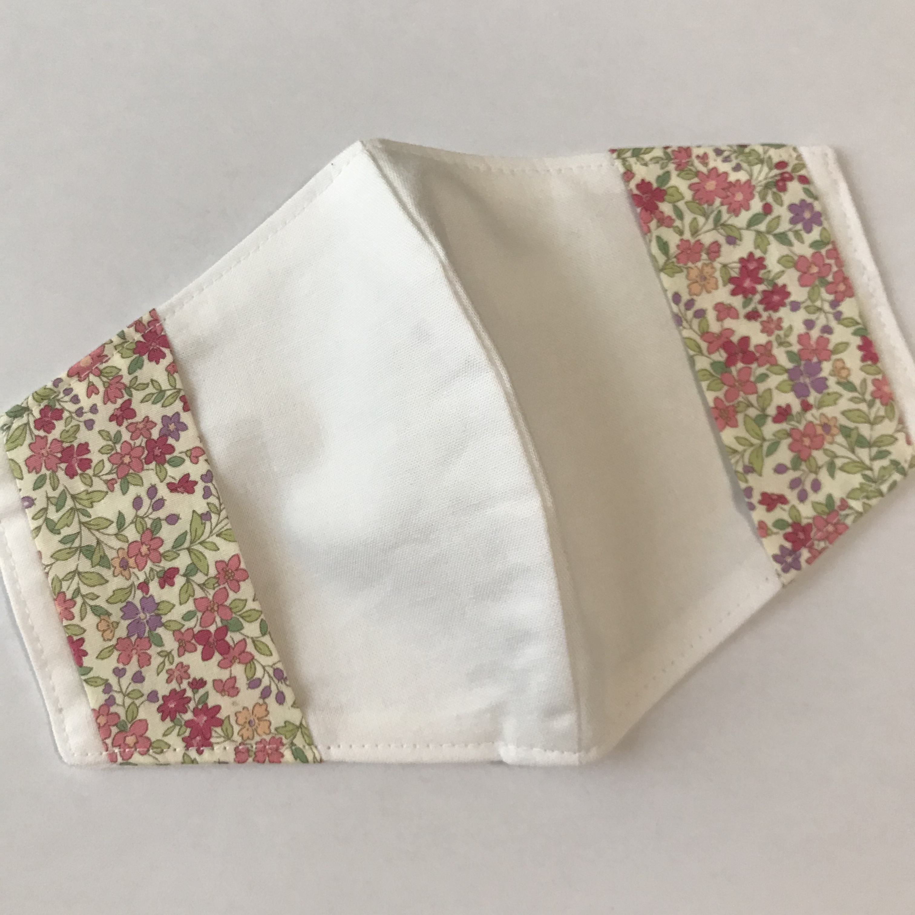 不織布マスクカバー 普通サイズ 小さめサイズ 花柄ピンク Iichi ハンドメイド クラフト作品 手仕事品の通販