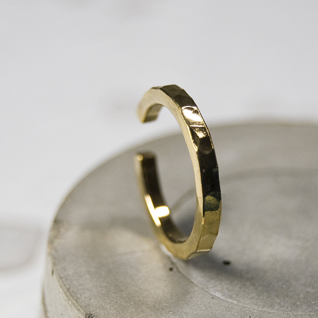 限定スポットカラー 幅広 ボリューム 槌目 イヤーカフ ゴールド 特典付き予約 ファッション 腕時計 アクセサリー Www Writeawriting Com