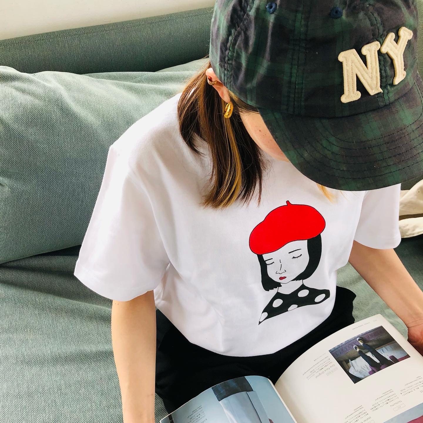 ベレー帽をかぶる女 半袖tシャツ 人物シリーズ Iichi ハンドメイド クラフト作品 手仕事品の通販