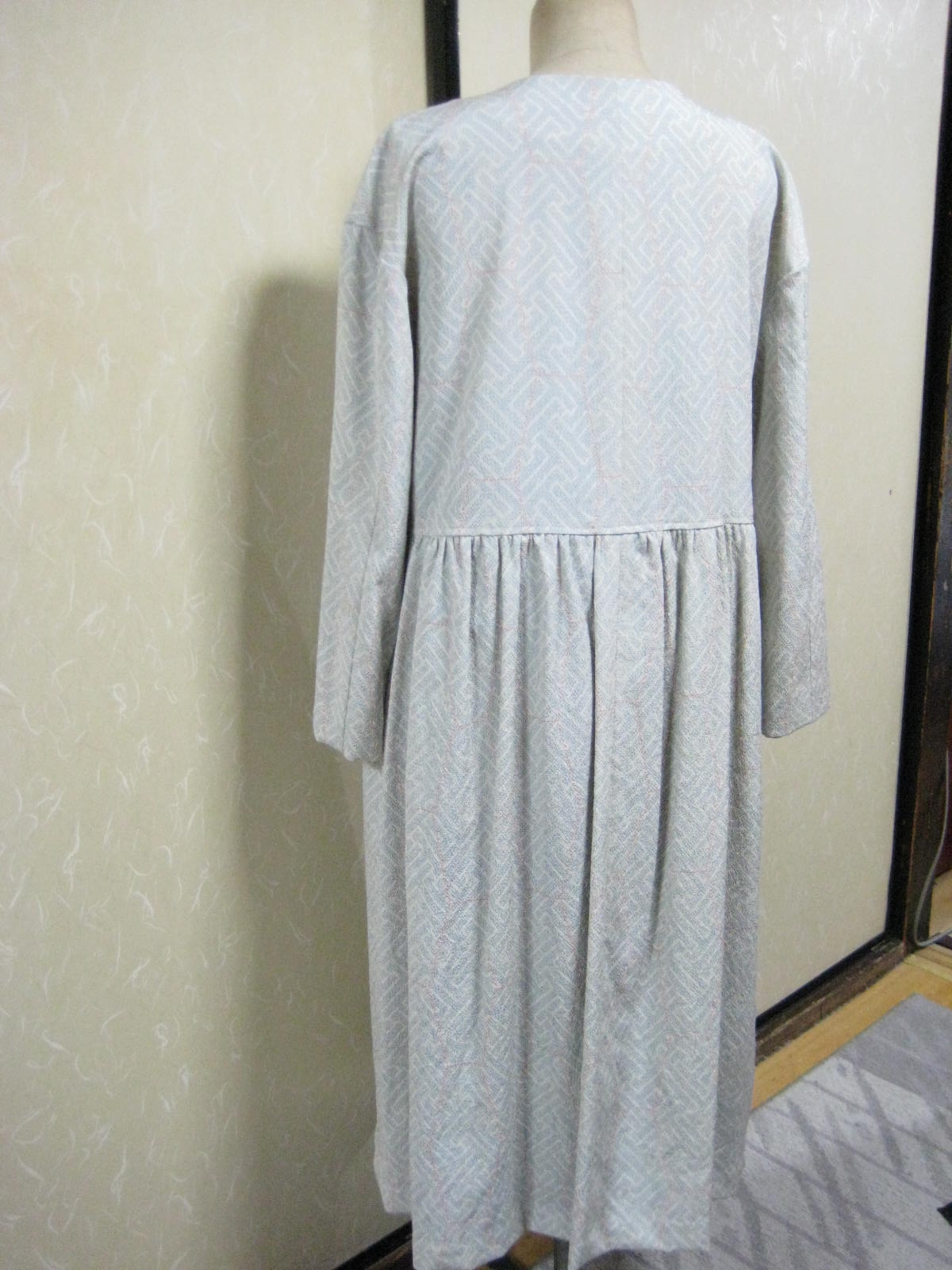 前開きコートにもなる襟なし前開きウエスト切り替えワンピース Iichi ハンドメイド クラフト作品 手仕事品の通販