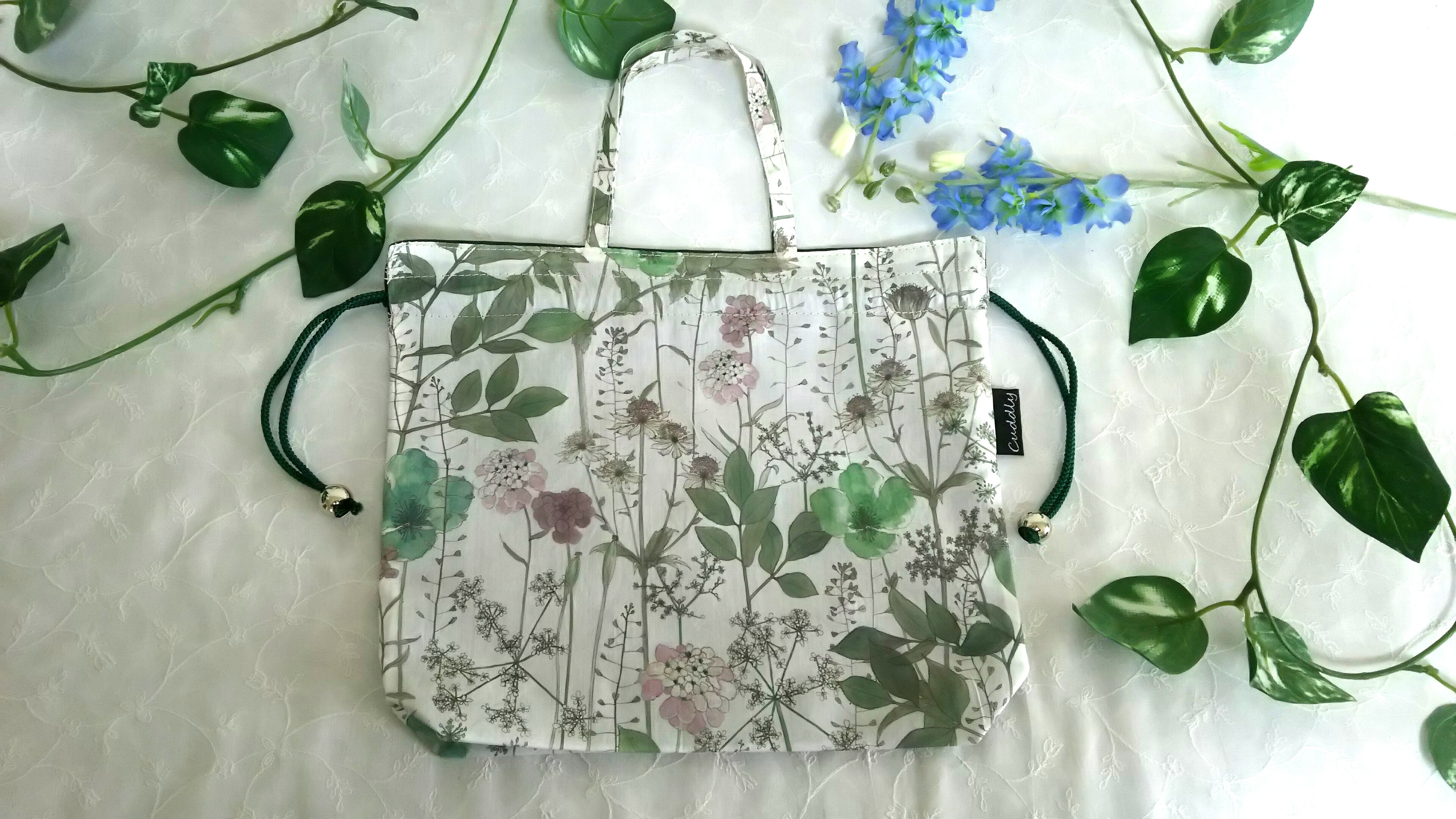 リバティイルマグリーンの巾着型バック Iichi ハンドメイド クラフト作品 手仕事品の通販