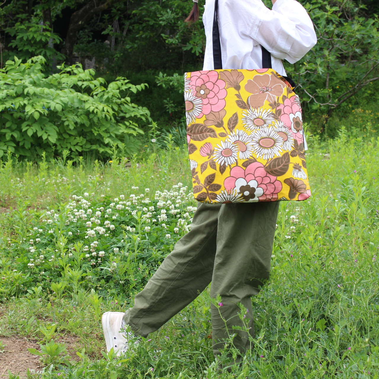 リメイク レトロな花柄のトートバッグ Iichi ハンドメイド クラフト作品 手仕事品の通販