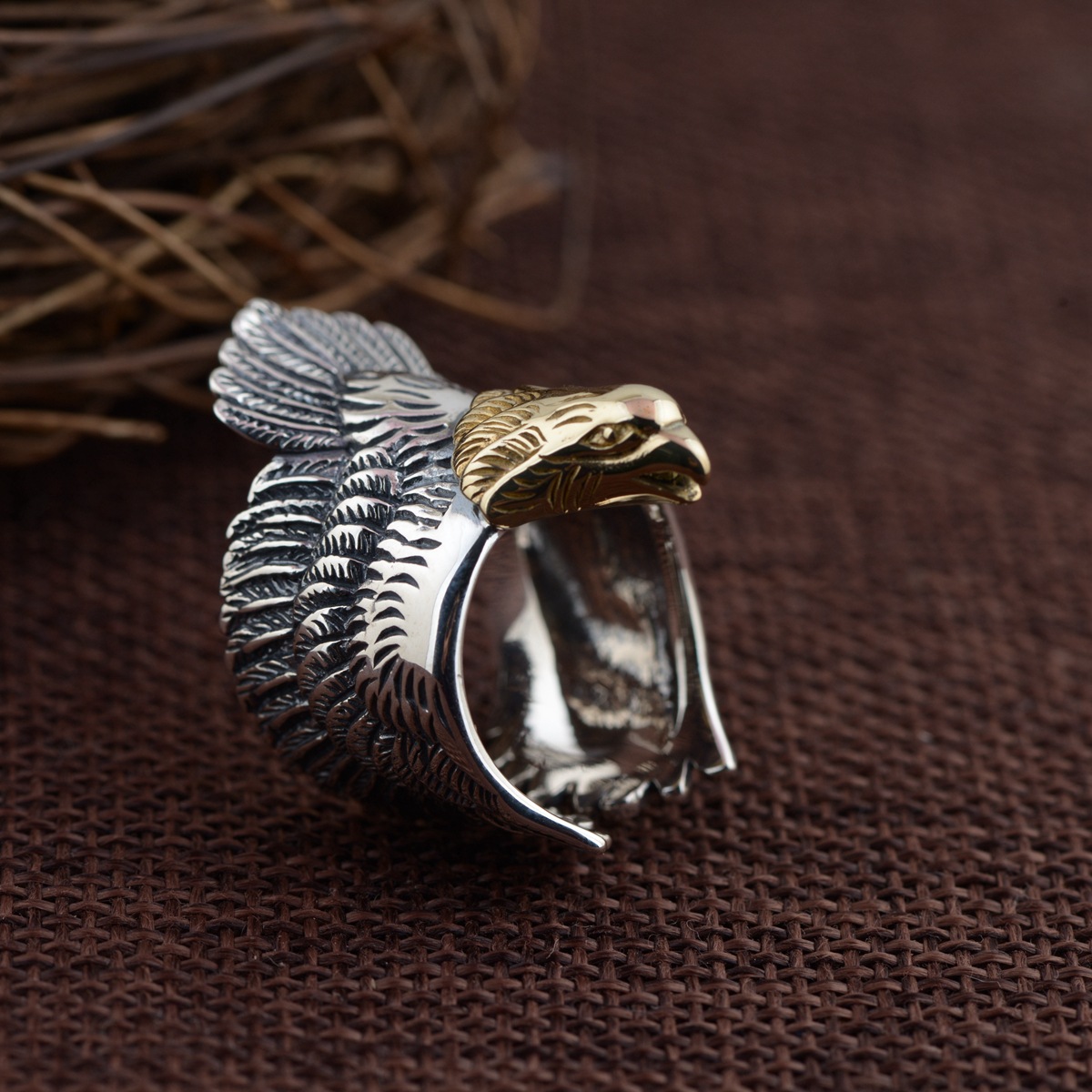 偉大な 受注制作 鷹のリング たか シルバー かっこいい R011 リング 指輪