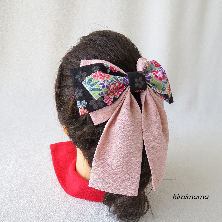 髪飾り 縮緬 Wリボンはいからさん 地色黒 花柄 虹色ピンク 着物 袴 浴衣 卒業式 和装小物 Iichi ハンドメイド クラフト作品 手仕事品の通販