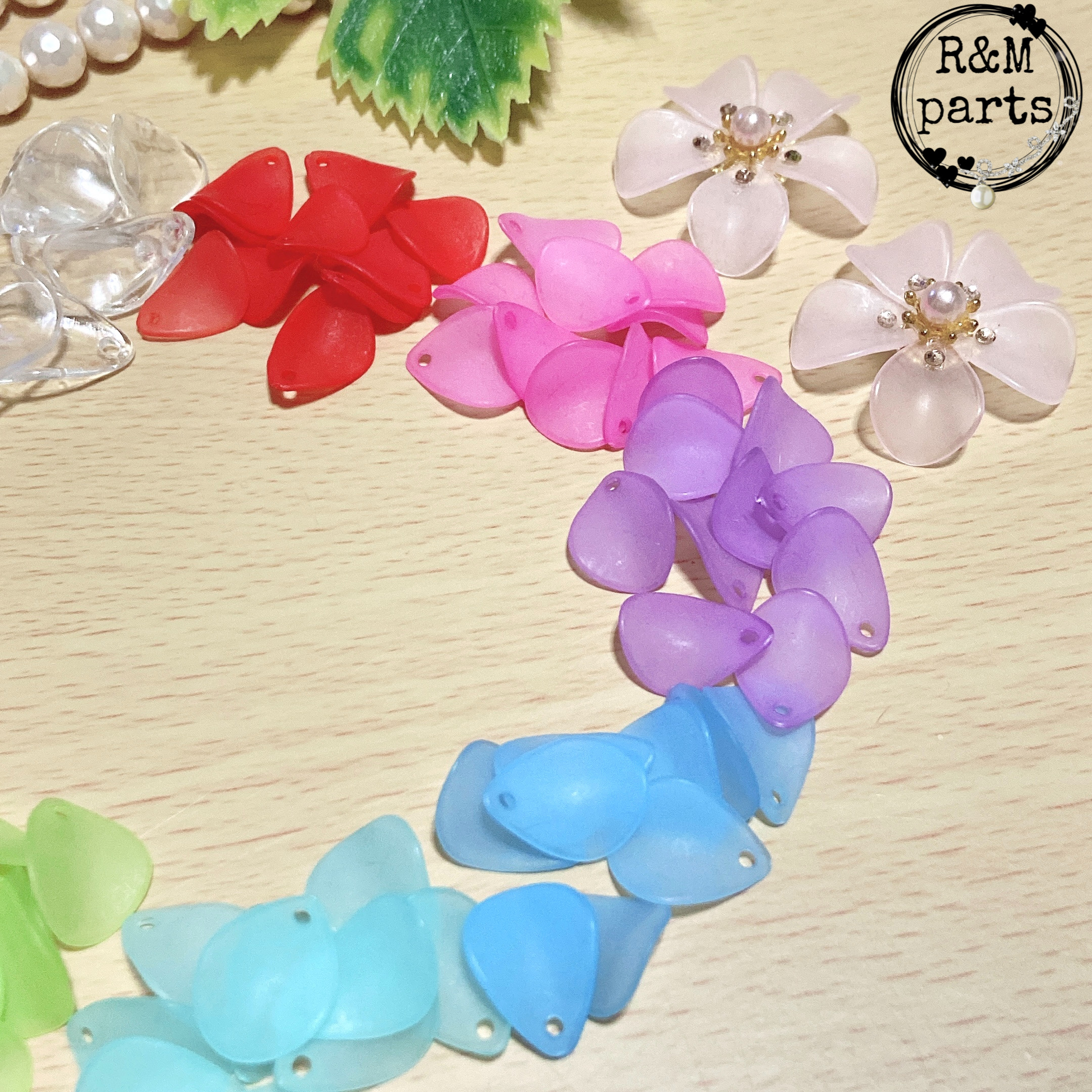 029 フラワービーズ 花びらビーズ 艶ありビーズ 10色10枚 100枚 Iichi ハンドメイド クラフト作品 手仕事品の通販