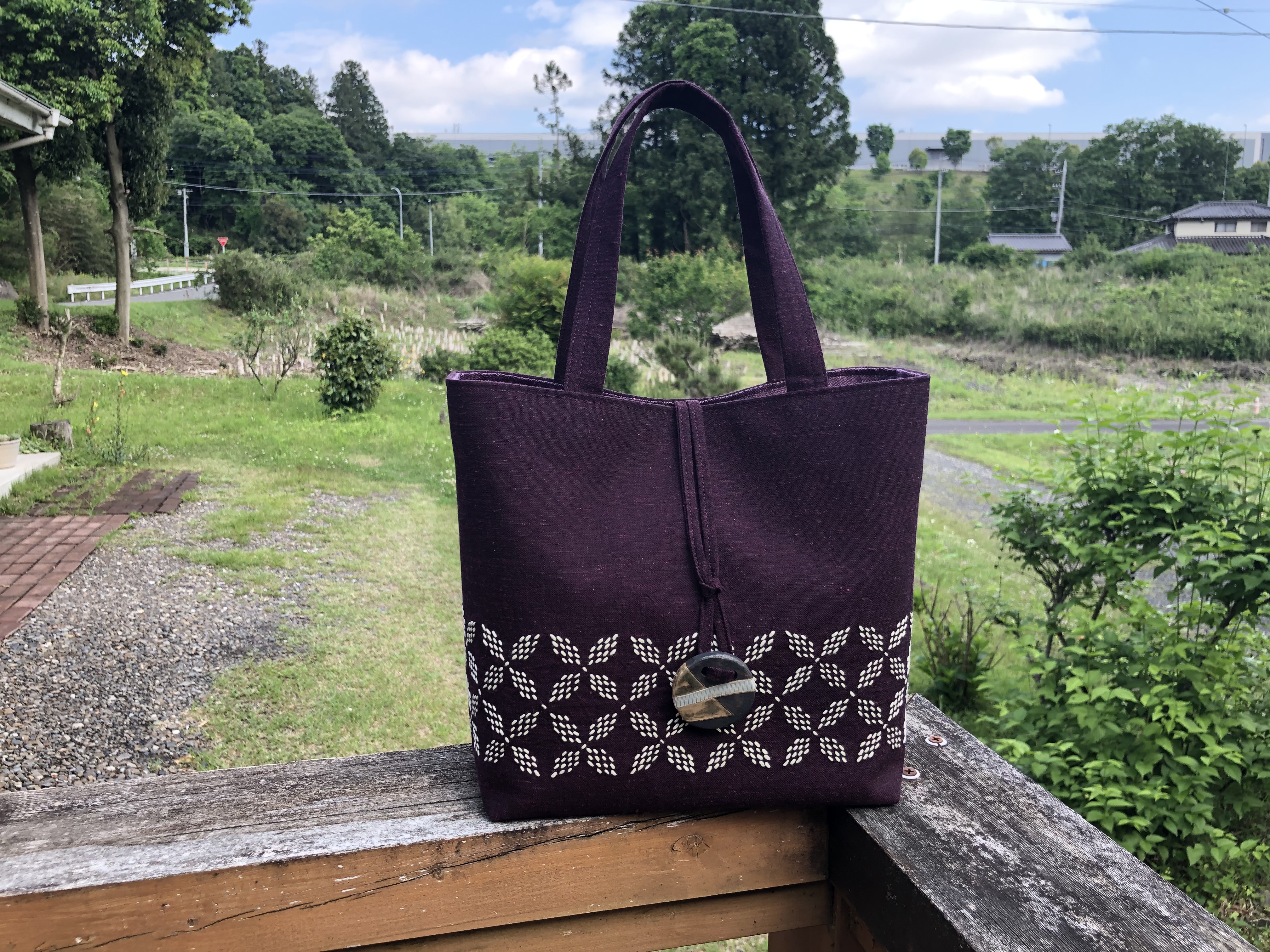 刺し子のトートバッグ チャーム付き Iichi ハンドメイド クラフト作品 手仕事品の通販