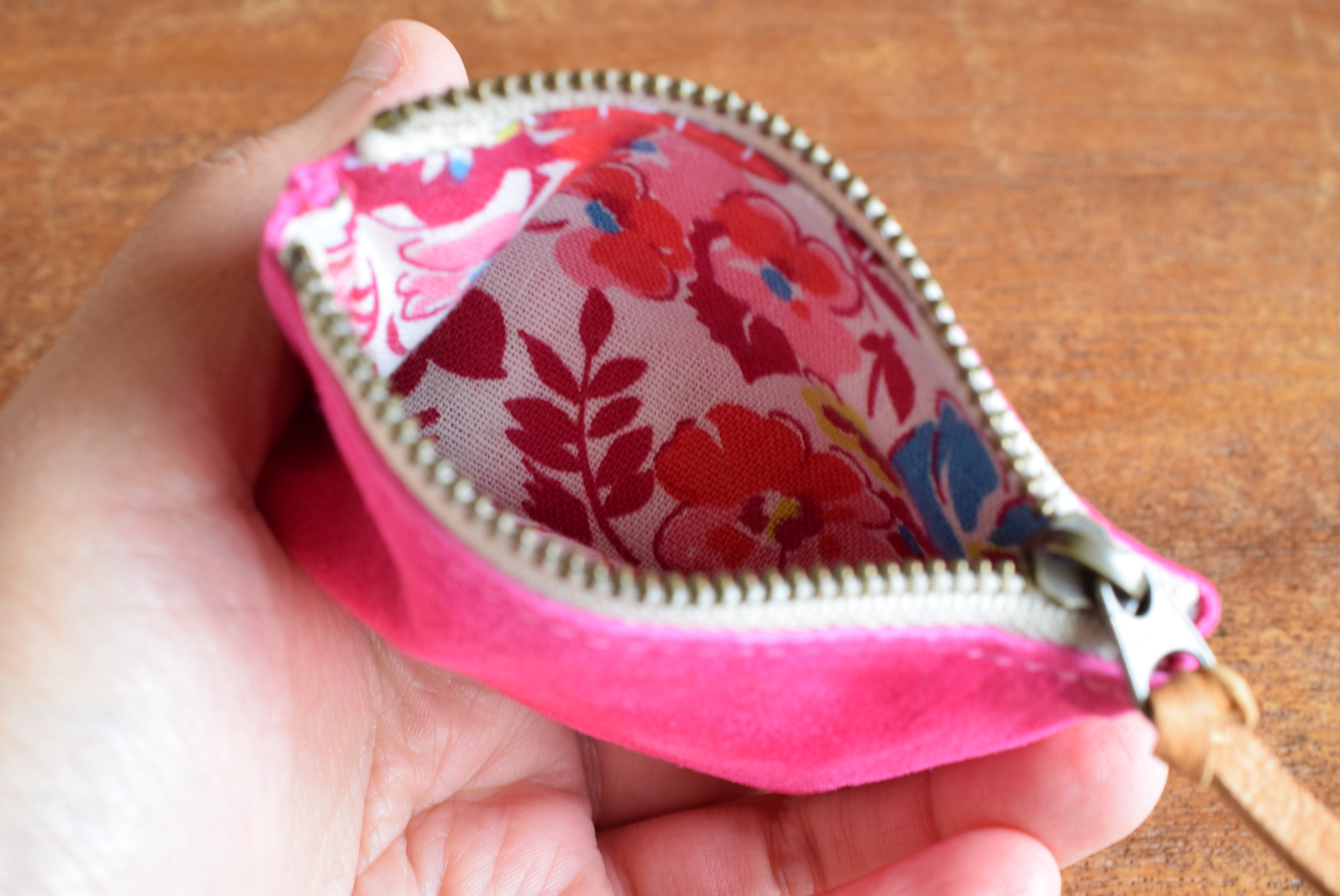 中がかわいい柄ポーチs ピンク Iichi ハンドメイド クラフト作品 手仕事品の通販