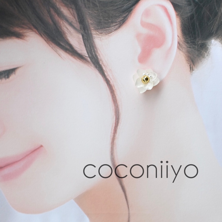 梅雨の季節に♪】 紫陽花 ピアス ドライフラワー 押し花 ホワイト 白 