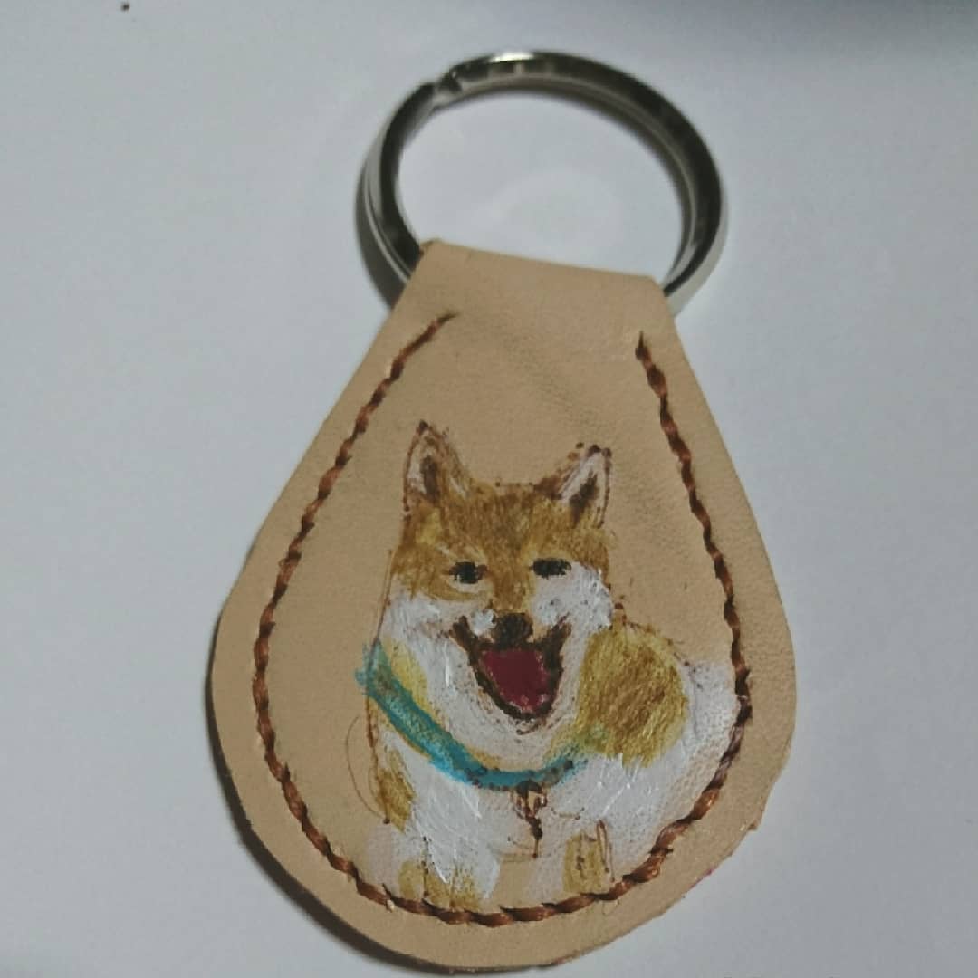 可愛い柴犬のキーホルダー Iichi ハンドメイド クラフト作品 手仕事品の通販