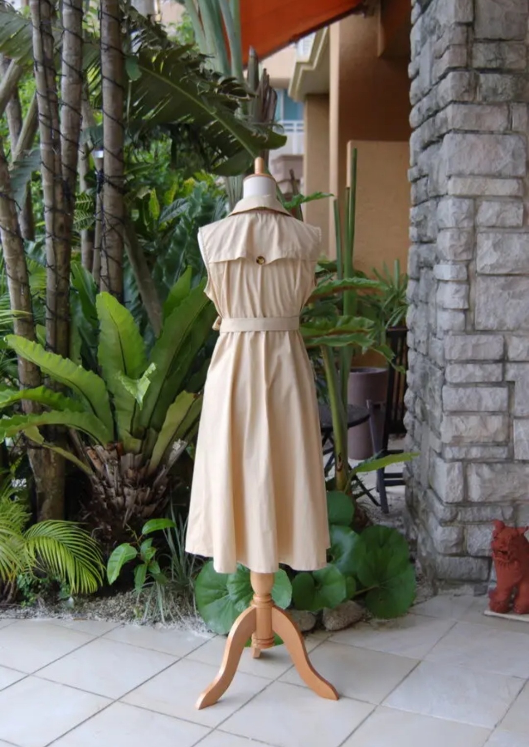 トレンチ ワンピース 秘密の花園 憧れの英国イメージのトレンチコートを夏にも着れるワンピースに Iichi ハンドメイド クラフト作品 手仕事品の通販