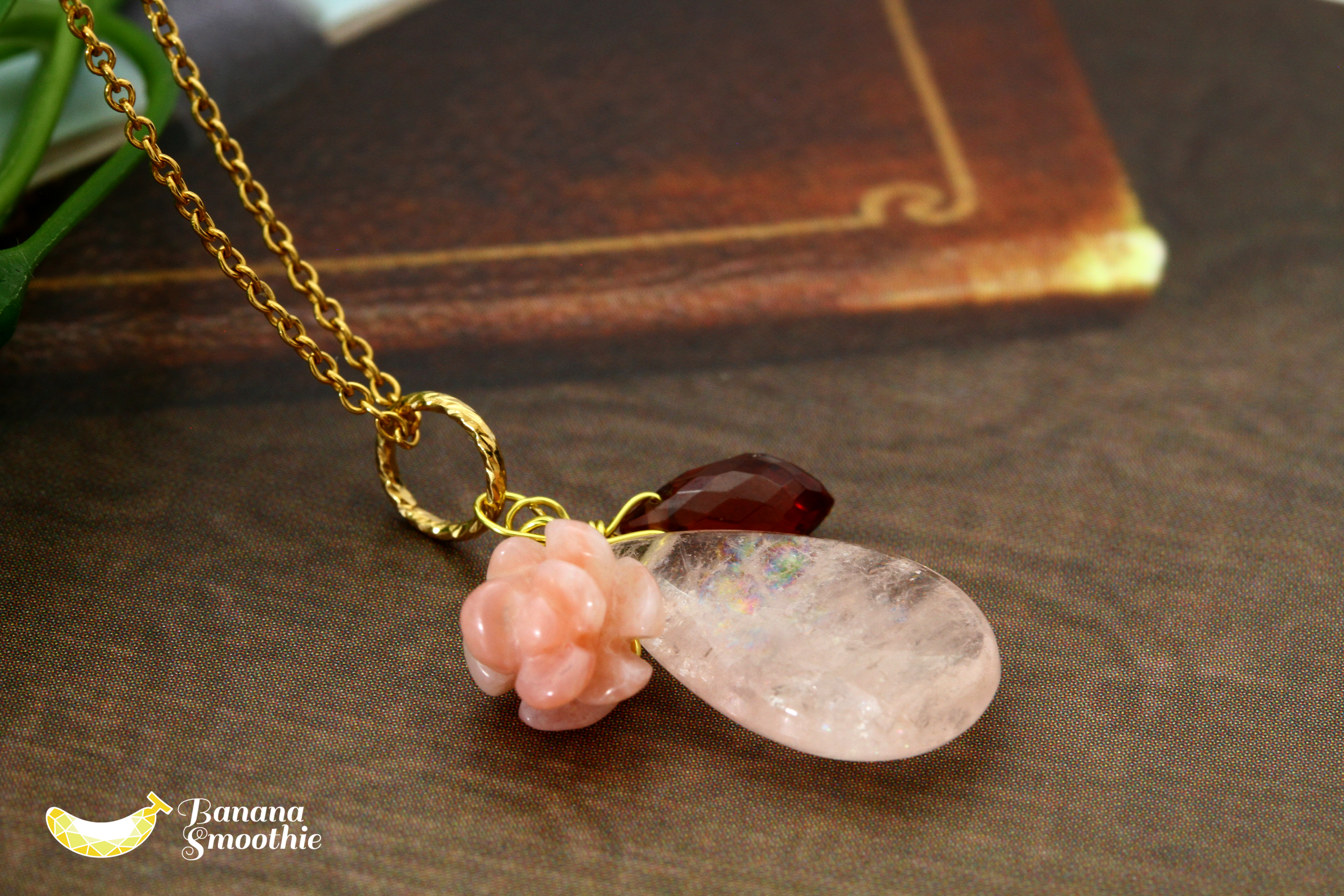 大人キュートな モルガナイト ピンクオパールの薔薇 ガーネット の組み合わせネックレス 14kgf Iichi ハンドメイド クラフト作品 手仕事品の通販