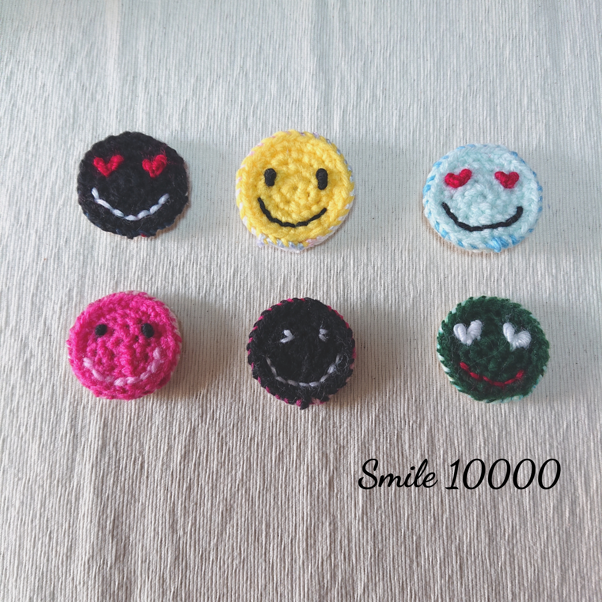 手編み Smileバッチ O O Iichi ハンドメイド クラフト作品 手仕事品の通販