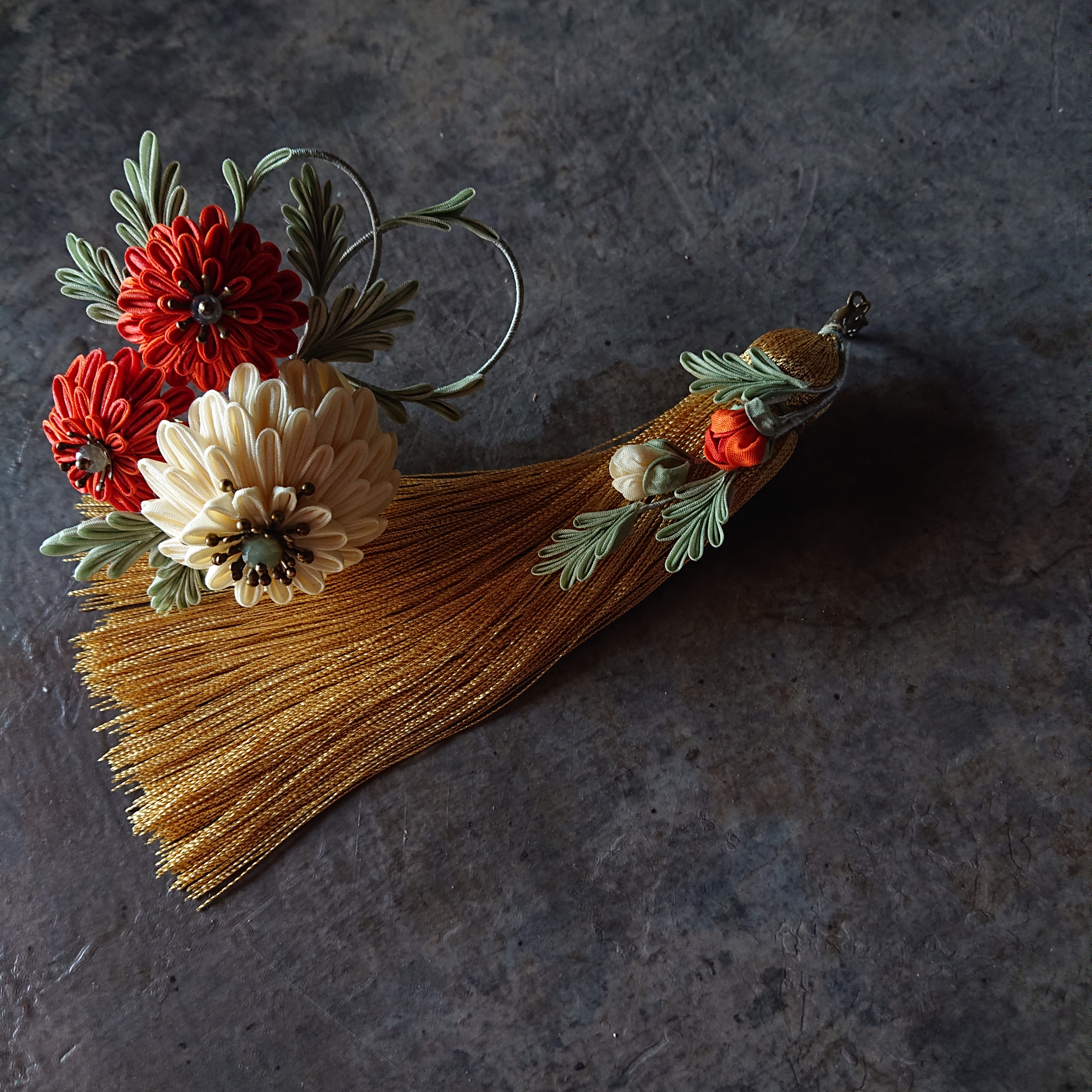 つまみ細工 髪飾り Japon 秘密の花園 銀朱 金房簪のセット Iichi ハンドメイド クラフト作品 手仕事品の通販