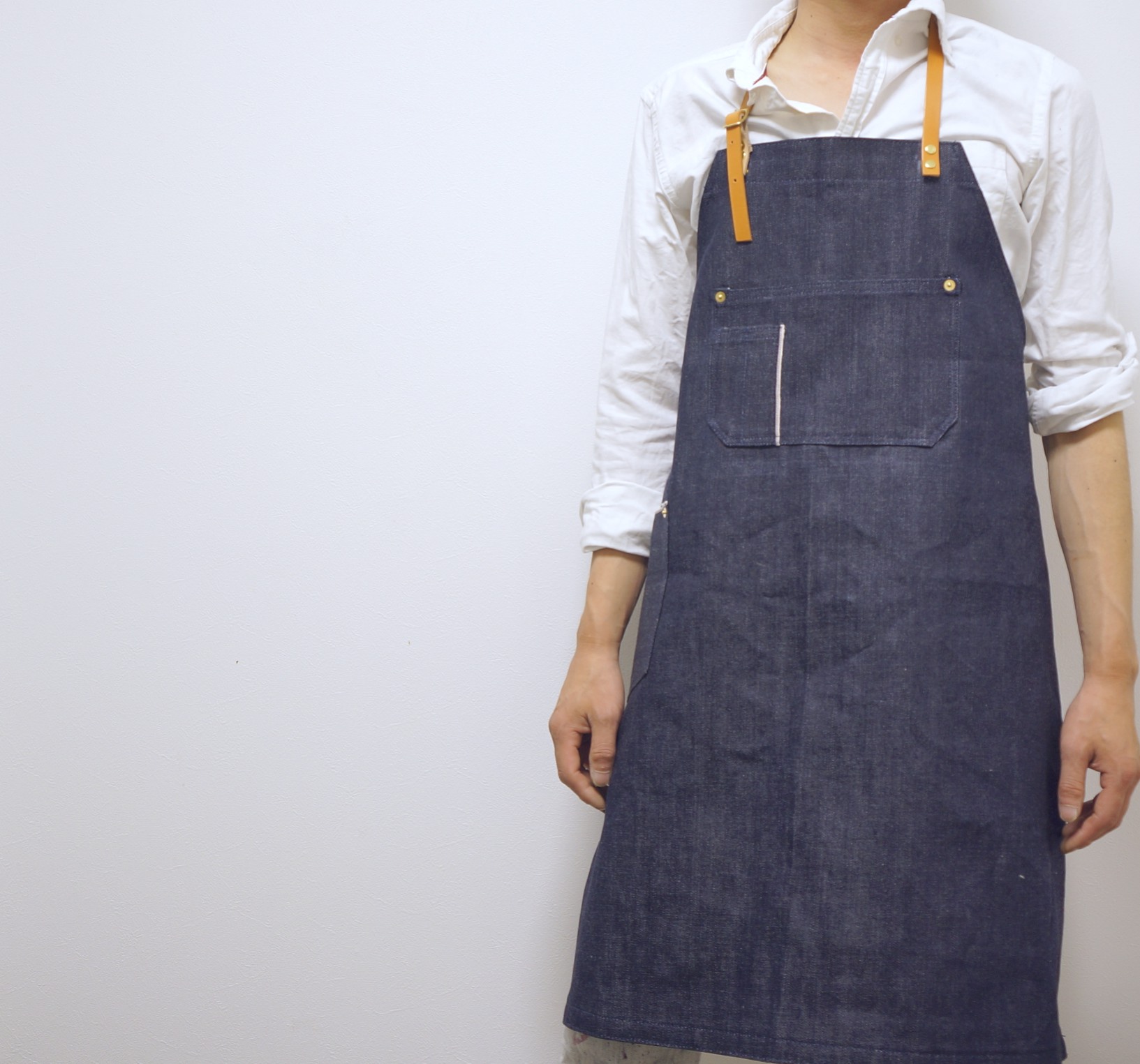 新品本物 ステーシア 刺繍 インディゴ エプロン 売れ筋