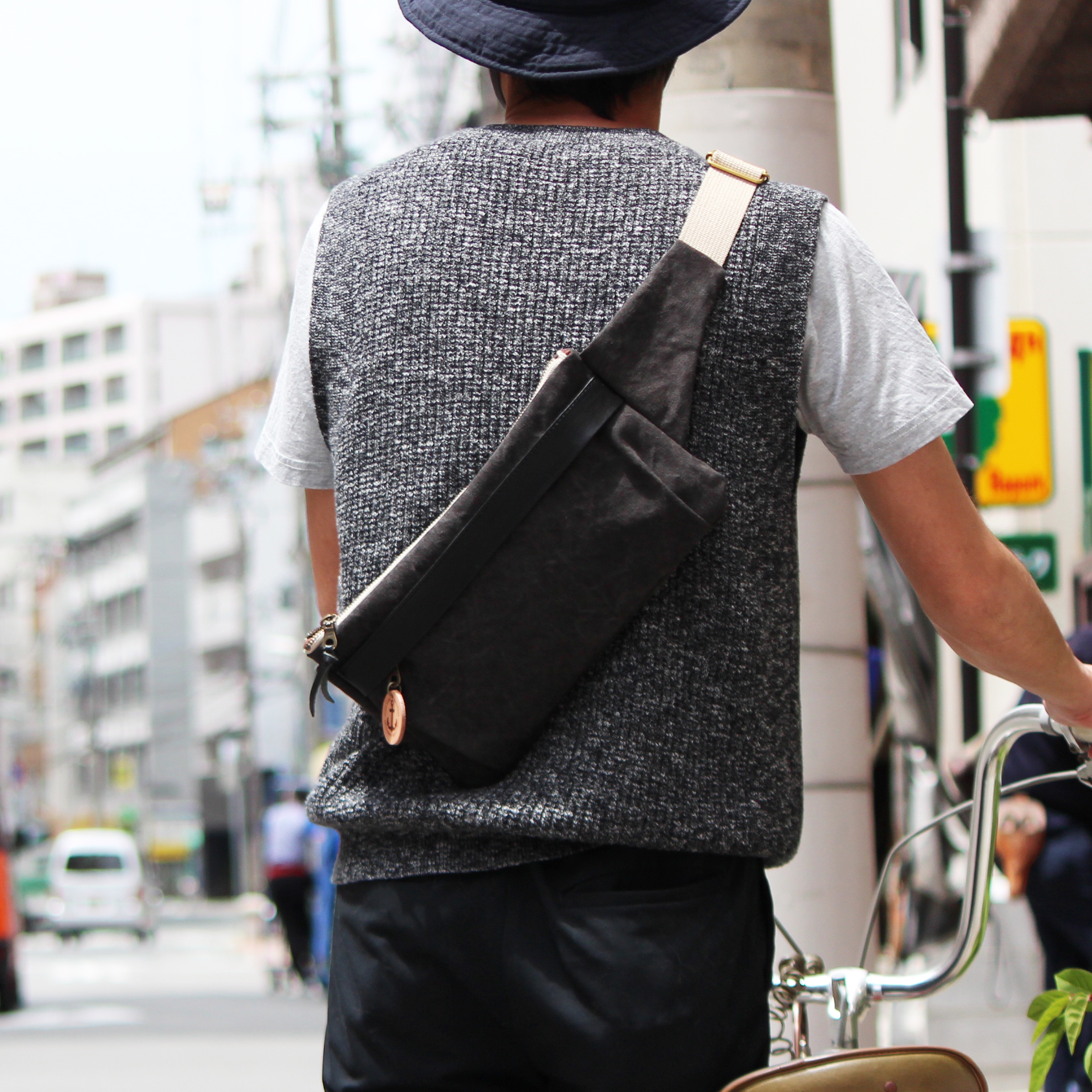 Pappa 炭染 倉敷帆布 栃木レザーボディバッグ 受注製作 Iichi ハンドメイド クラフト作品 手仕事品の通販