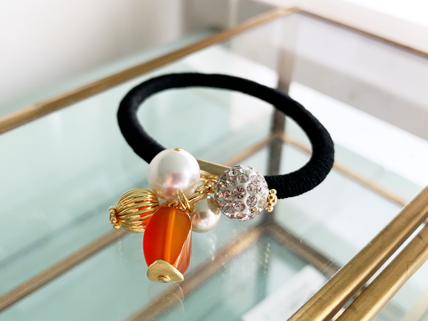 7月の誕生石 一歩踏み出す勇気を与えてくれる カーネリアン ヘアゴム 髪飾り Iichi ハンドメイド クラフト作品 手仕事品の通販